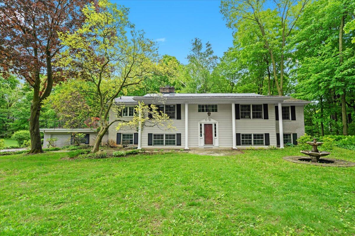 20196 E Whipple Drive Property Photo 1