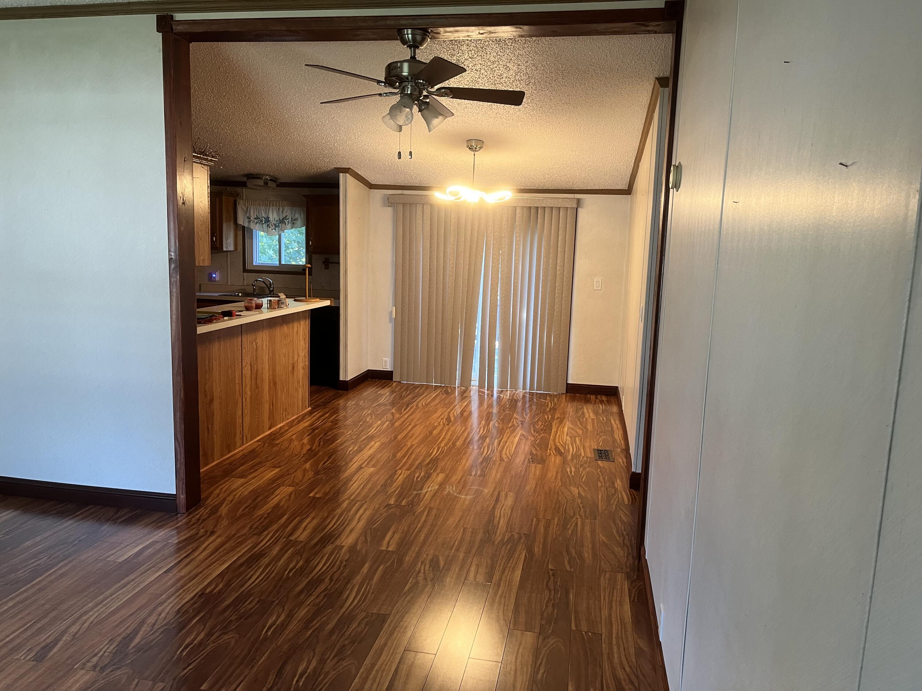 3048 Vineland Avenue Property Photo 3