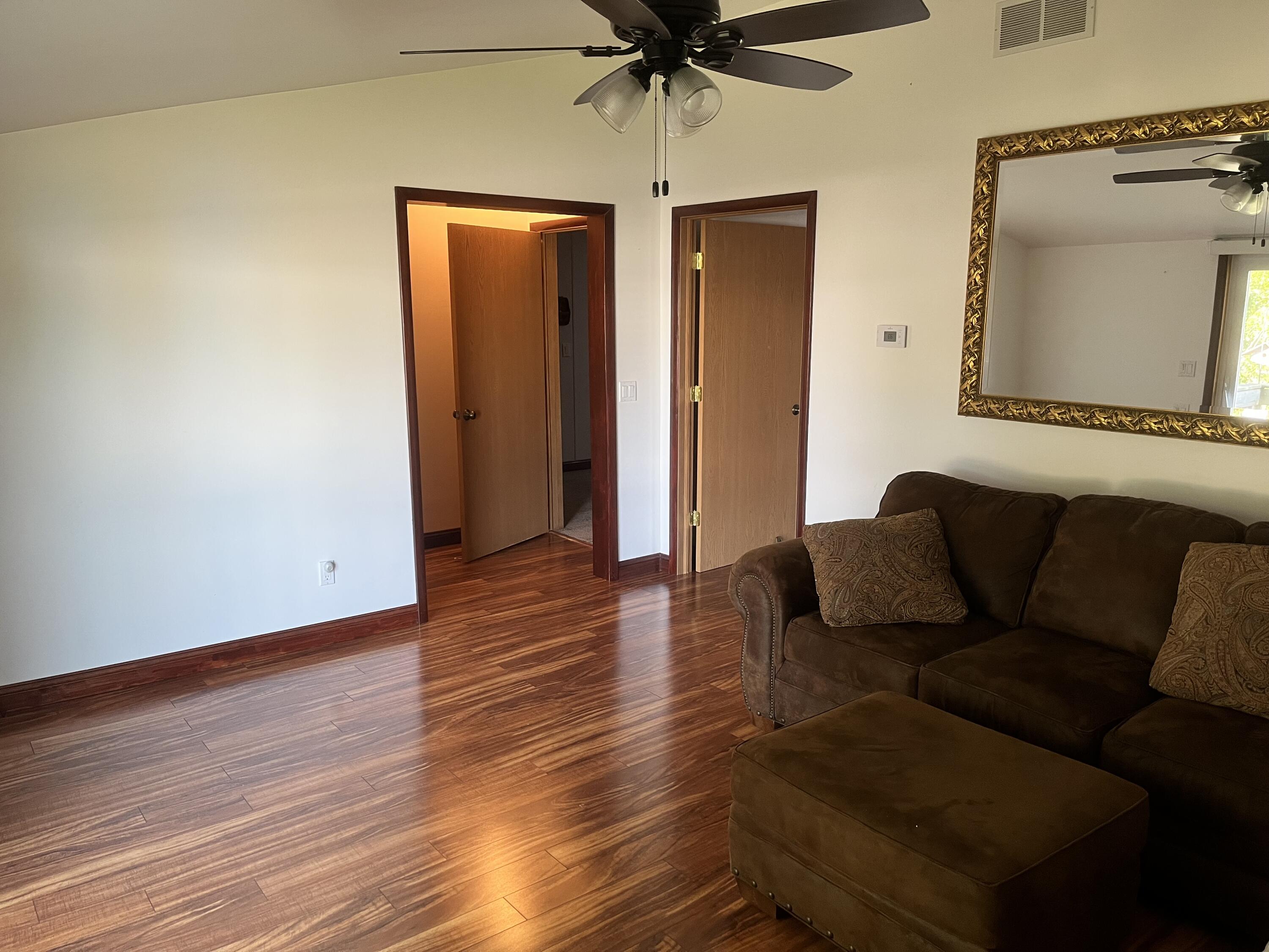 3048 Vineland Avenue Property Photo 11