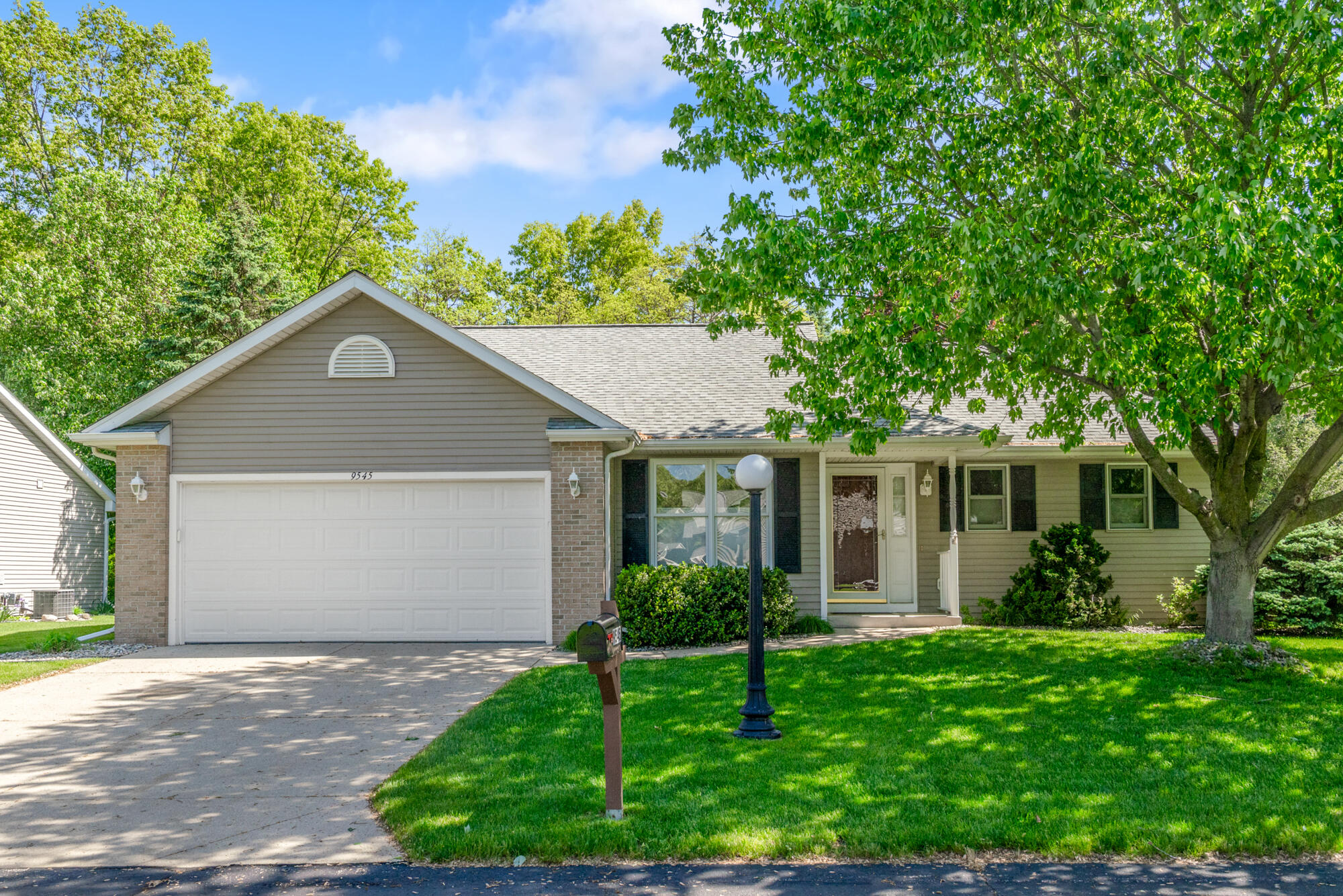 9545 Bonita Court Property Photo 1