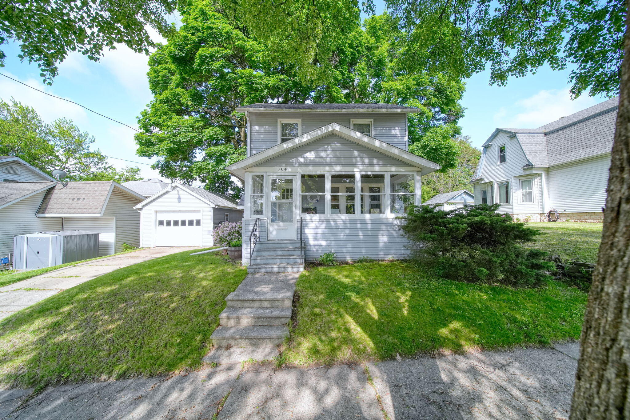 704 Lincoln Street Property Photo 1