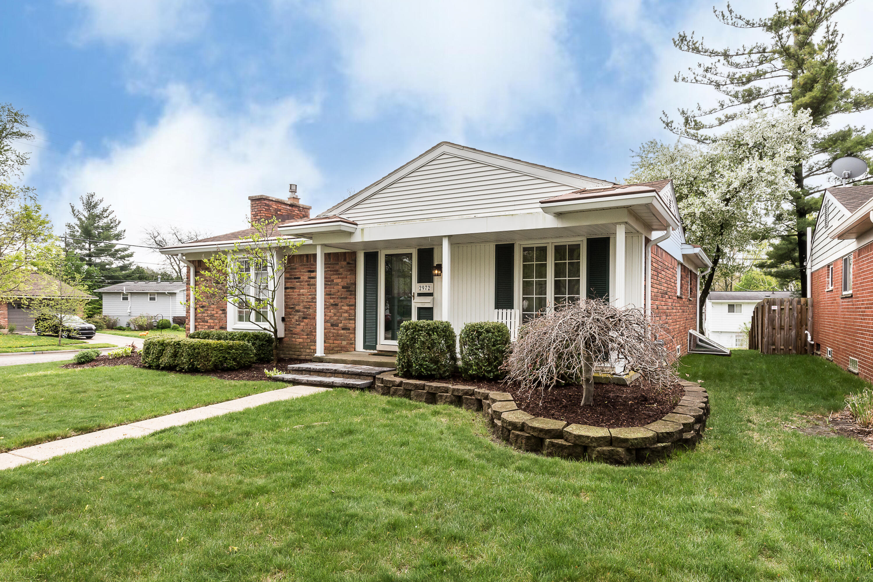 2972 Sheffield Court Property Photo 1