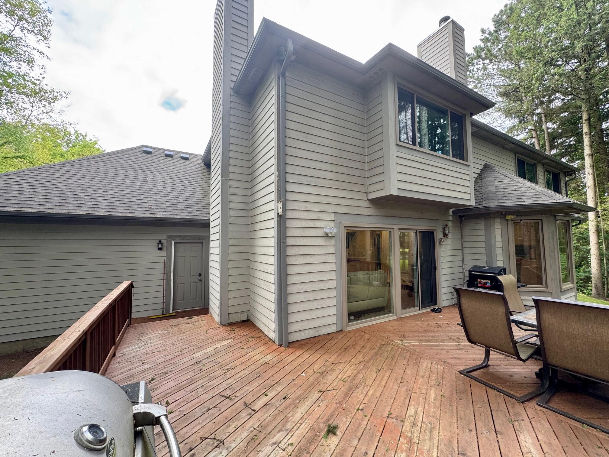 9641 Rolling Greens Drive Property Photo 3