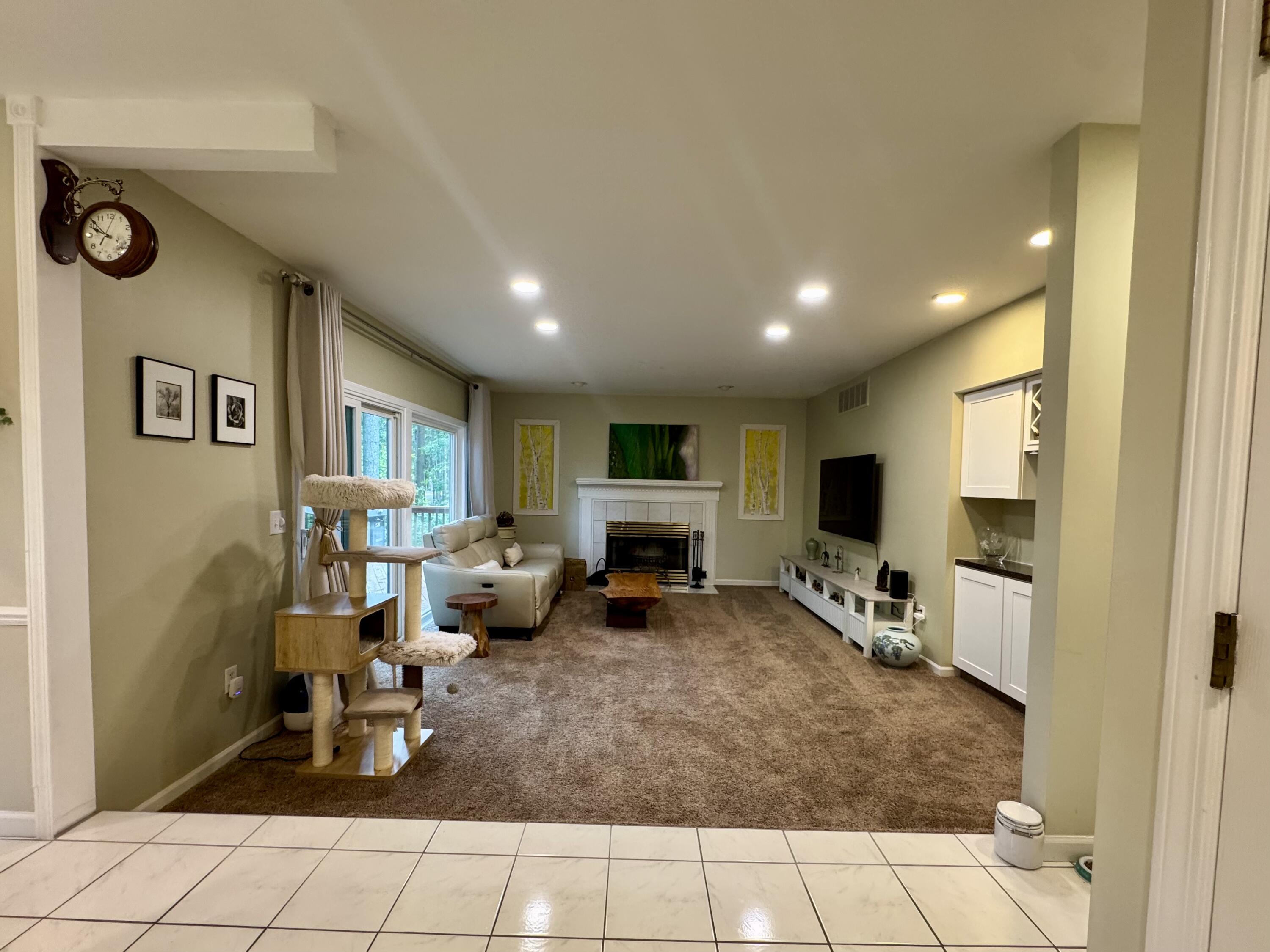 9641 Rolling Greens Drive Property Photo 14