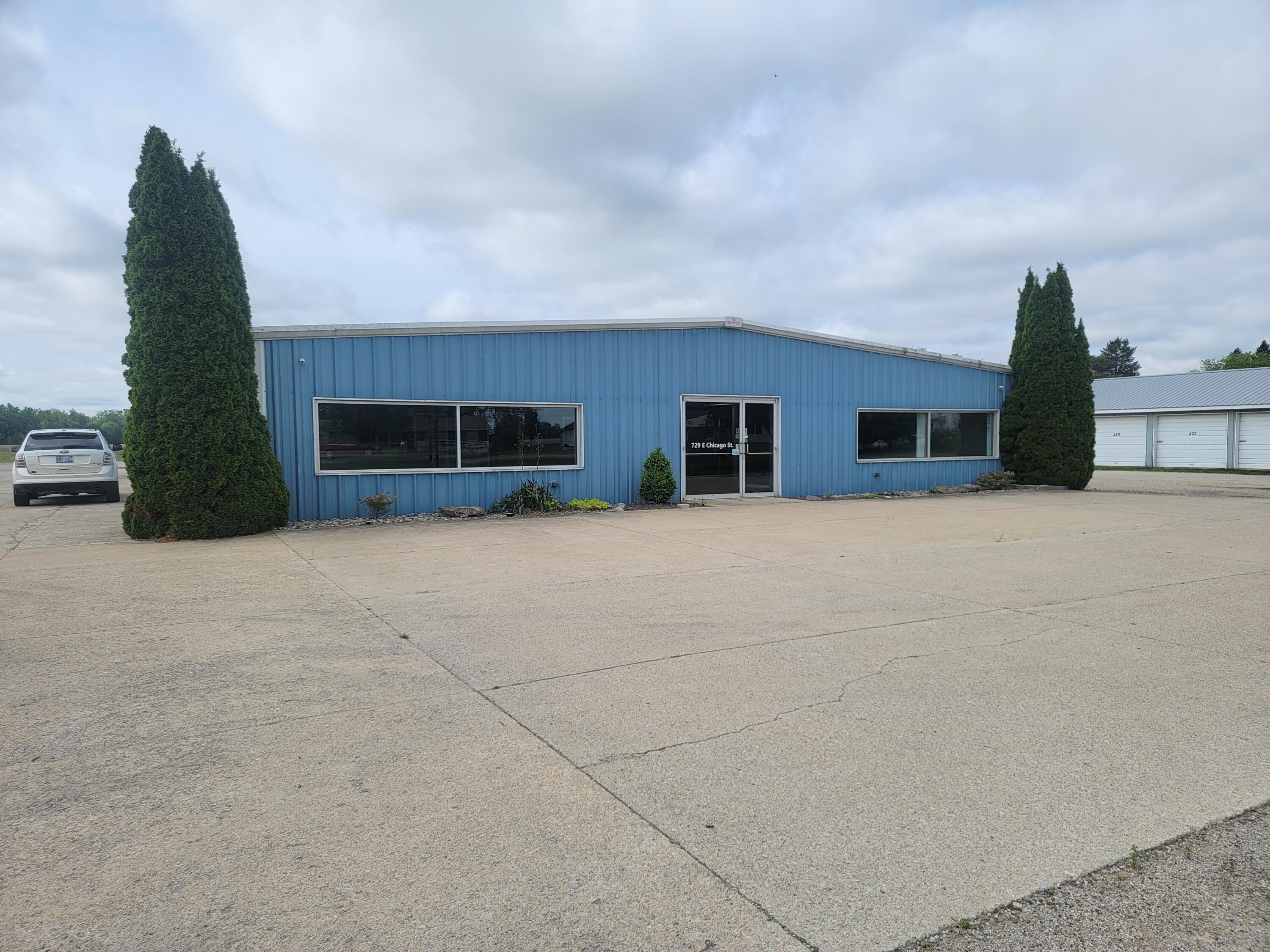 729 E Chicago Street Property Photo 1
