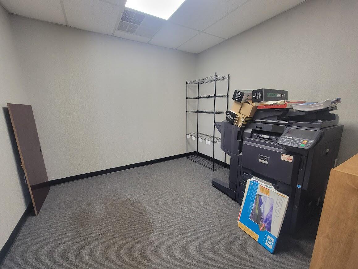 729 E Chicago Street Property Photo 9