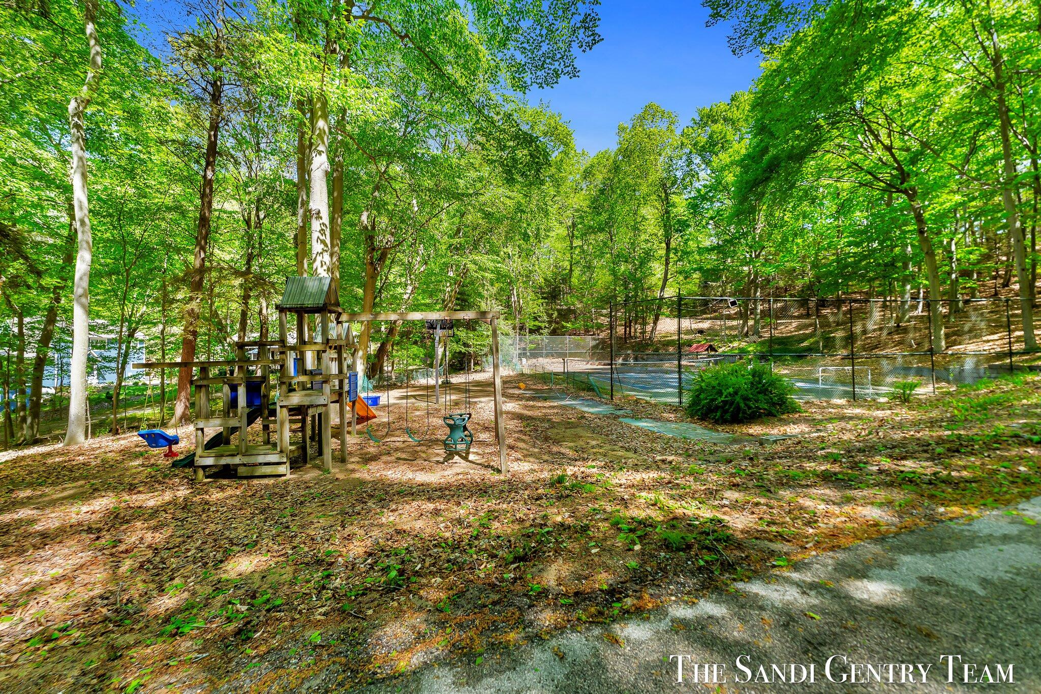 18111 Ridge Drive Property Photo 17