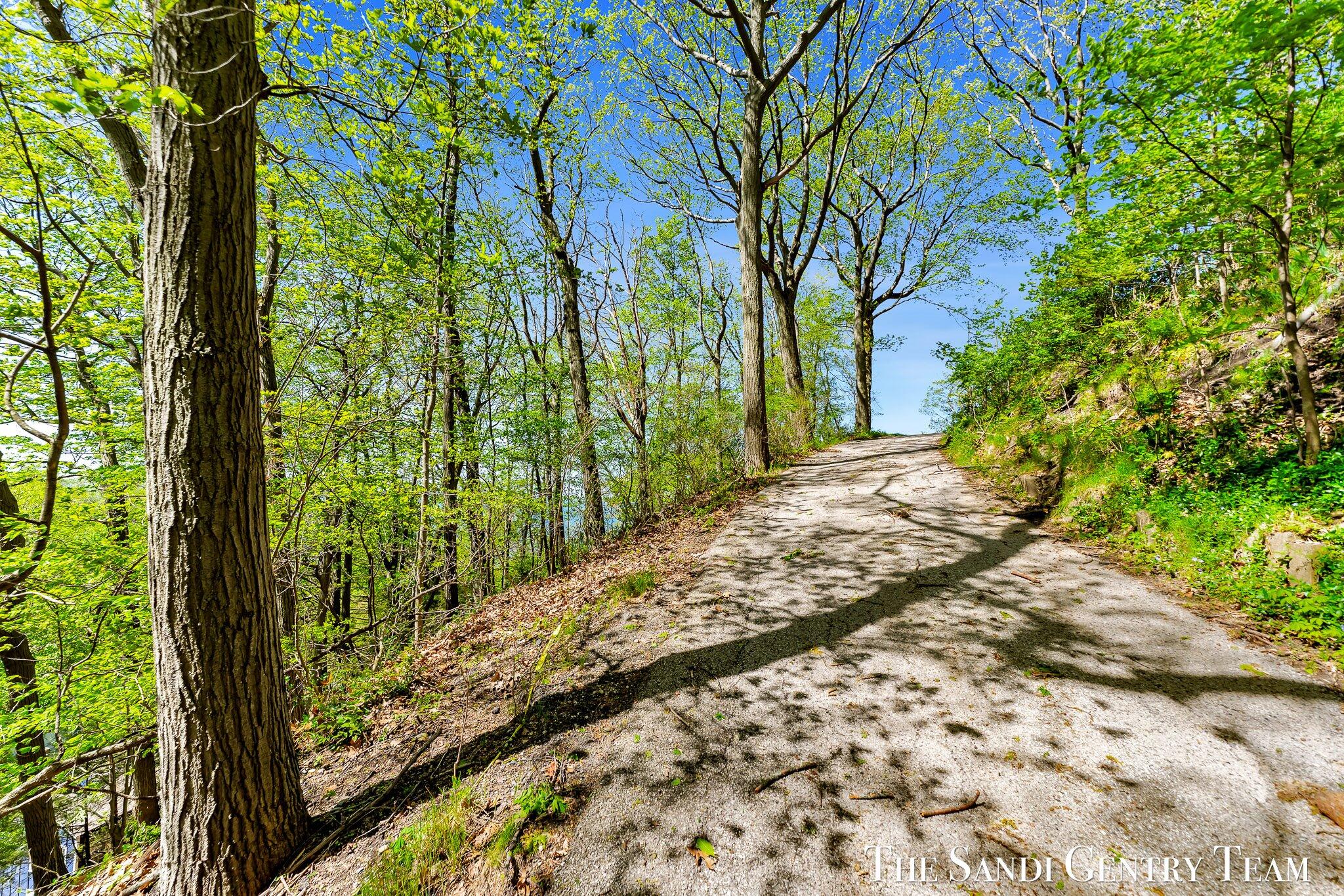 18111 Ridge Drive Property Photo 18