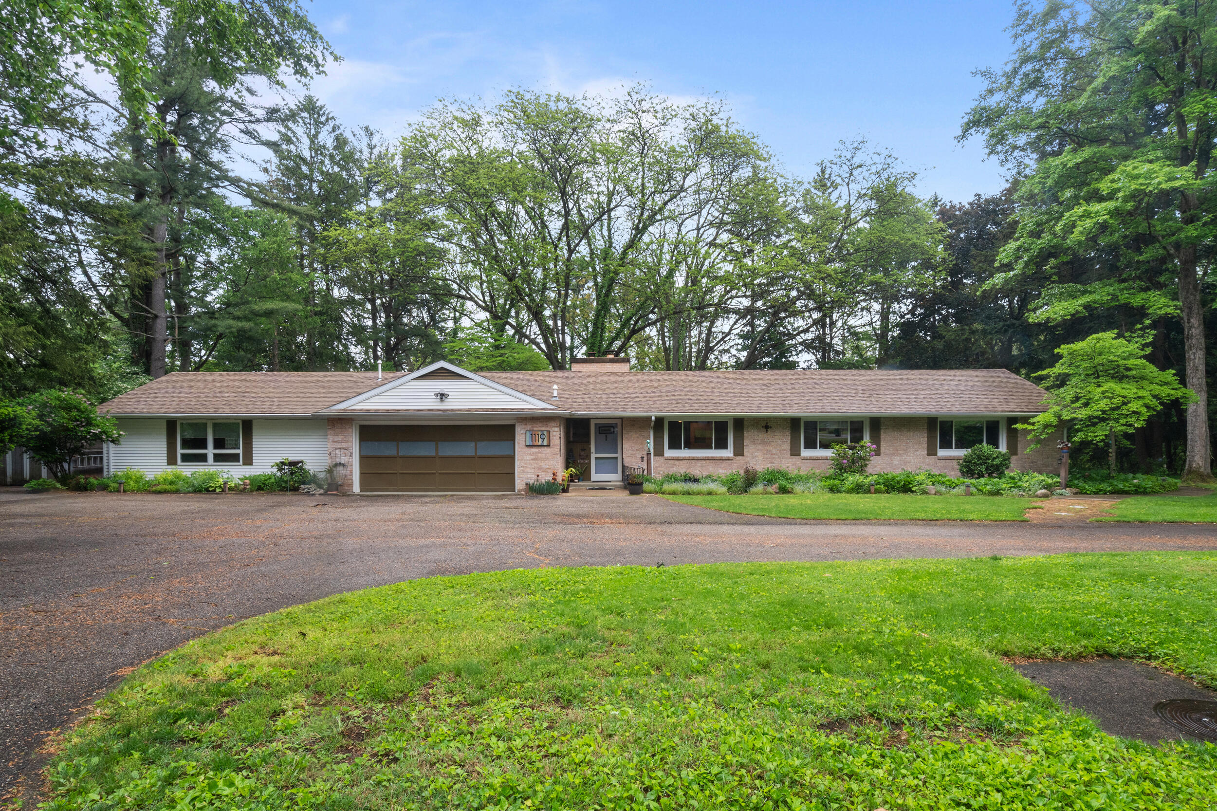1119 Wesaw Road Property Photo 1
