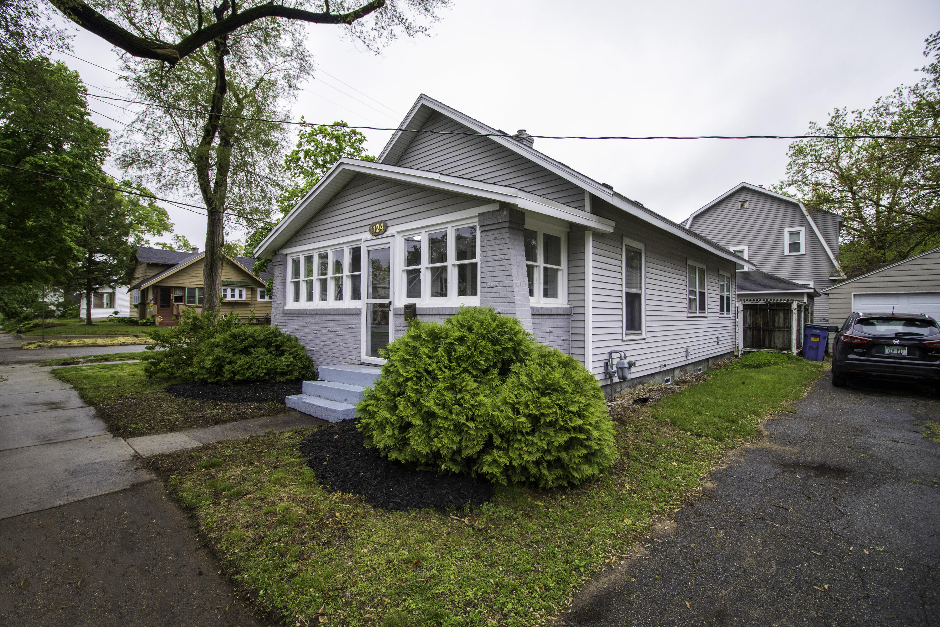 1124 Griggs Street Se Property Photo 1