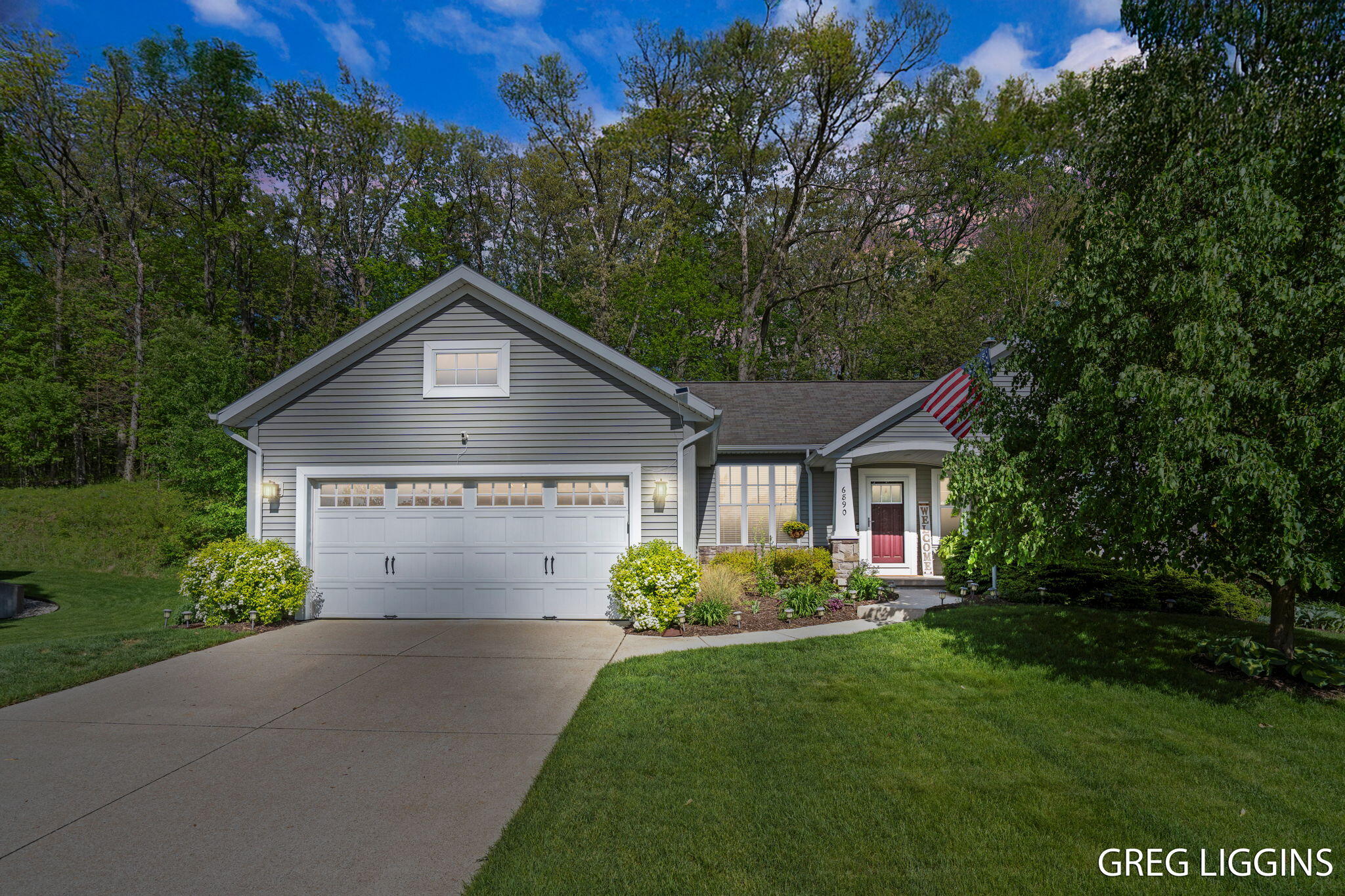 6890 Rex Drive Ne Property Photo 1