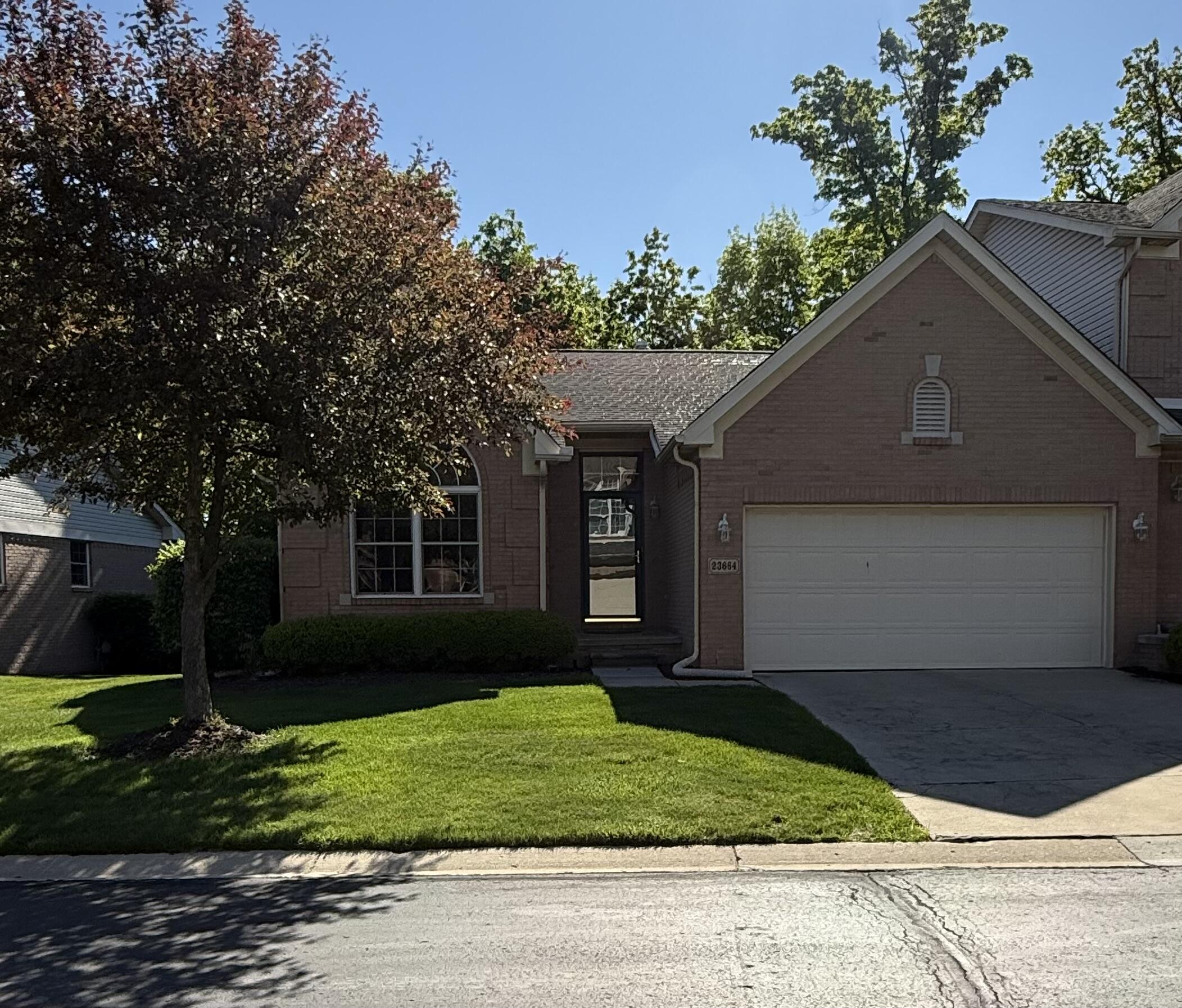 23664 W Lake Circle Property Photo 1
