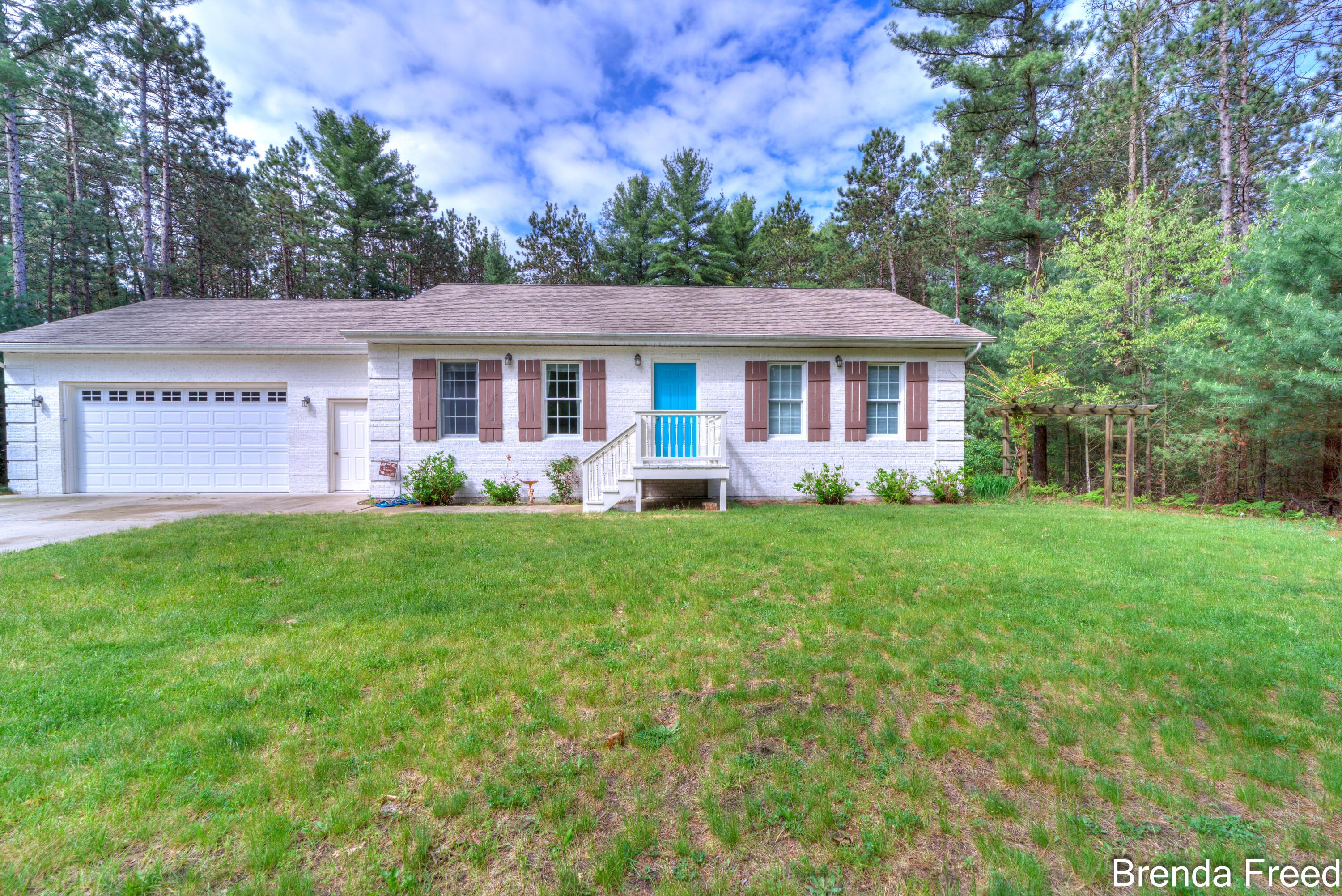 7561 Wiczer Drive Property Photo
