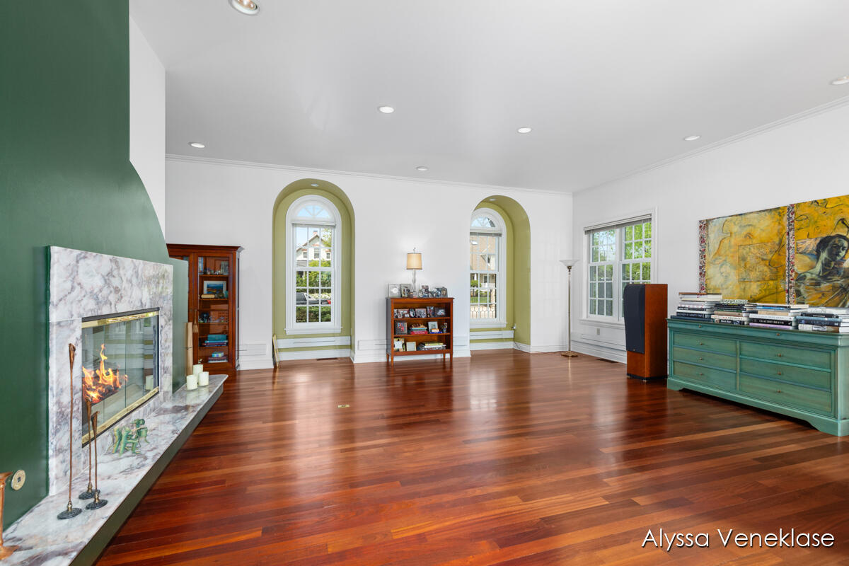 404 N Shore Drive Property Photo 9