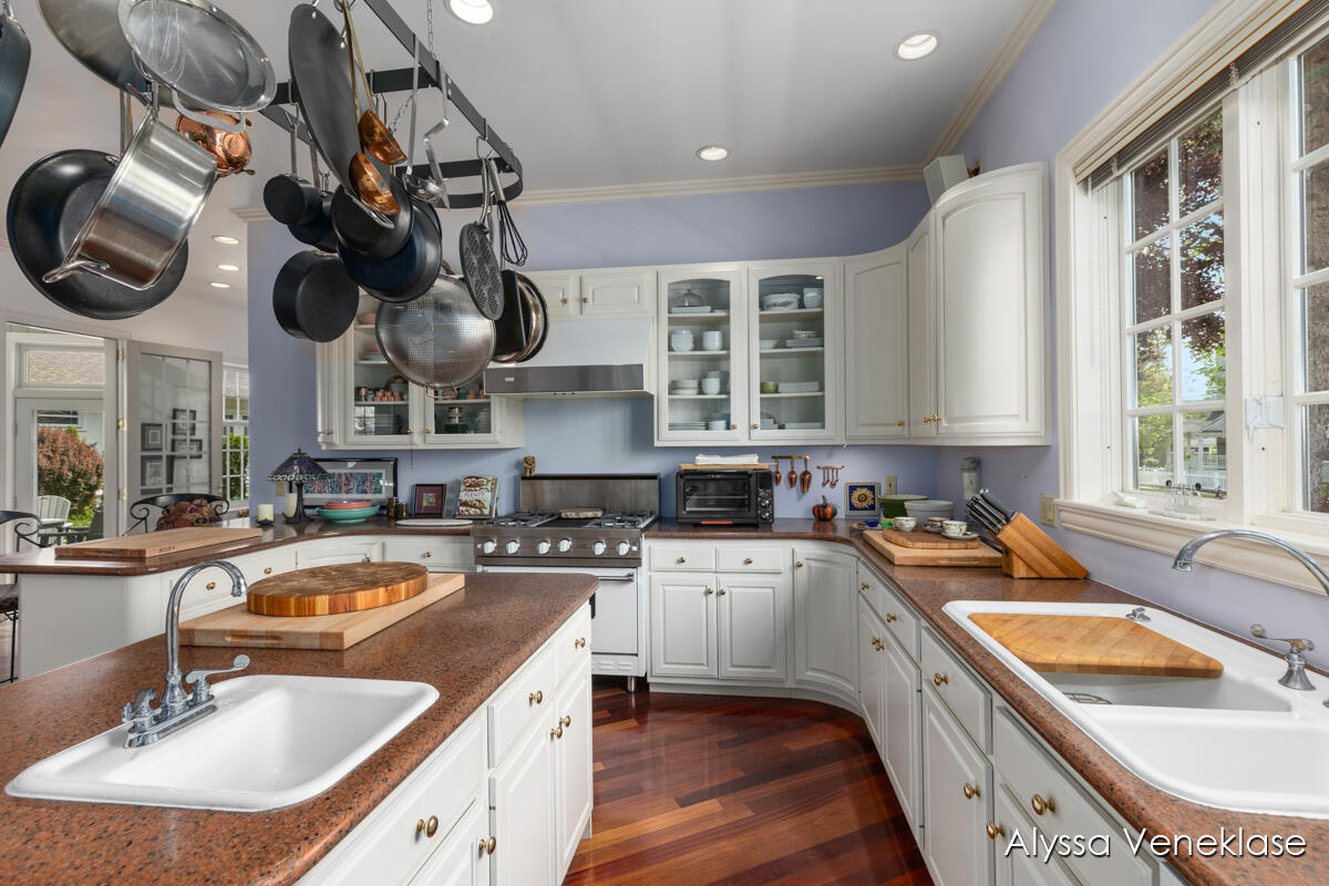 404 N Shore Drive Property Photo 13