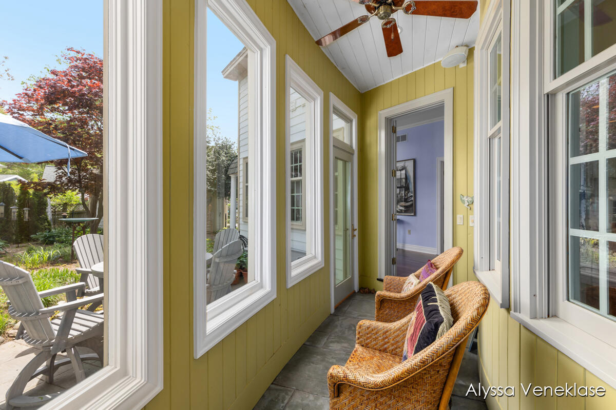 404 N Shore Drive Property Photo 17