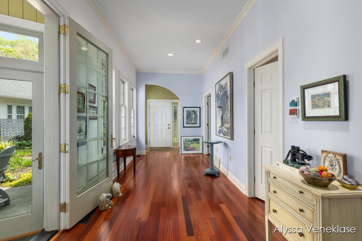 404 N Shore Drive Property Photo 18