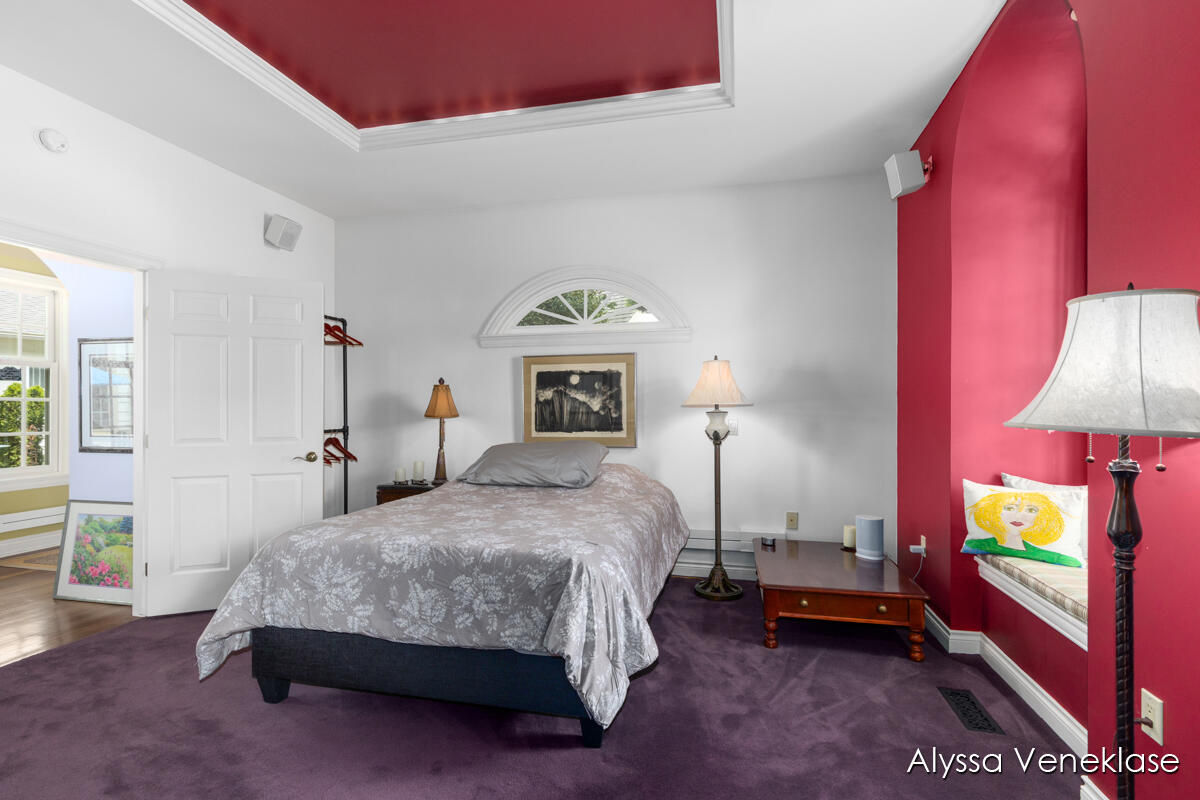 404 N Shore Drive Property Photo 21