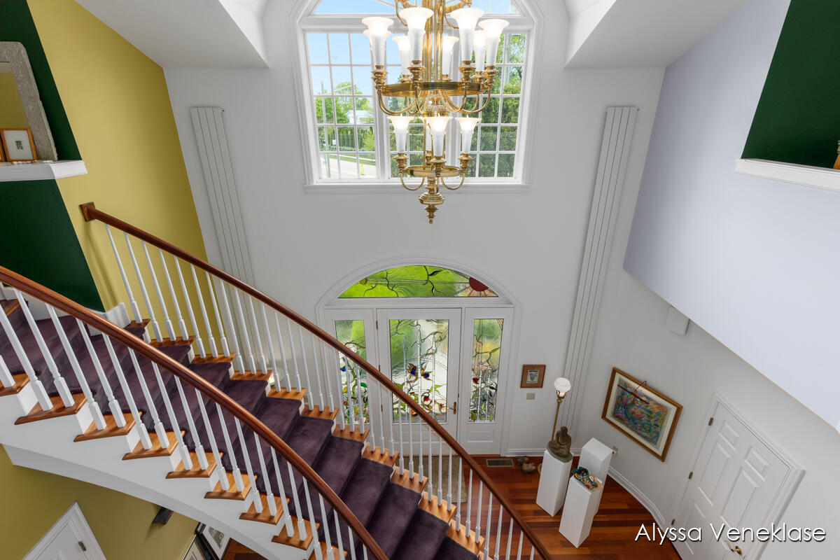 404 N Shore Drive Property Photo 24