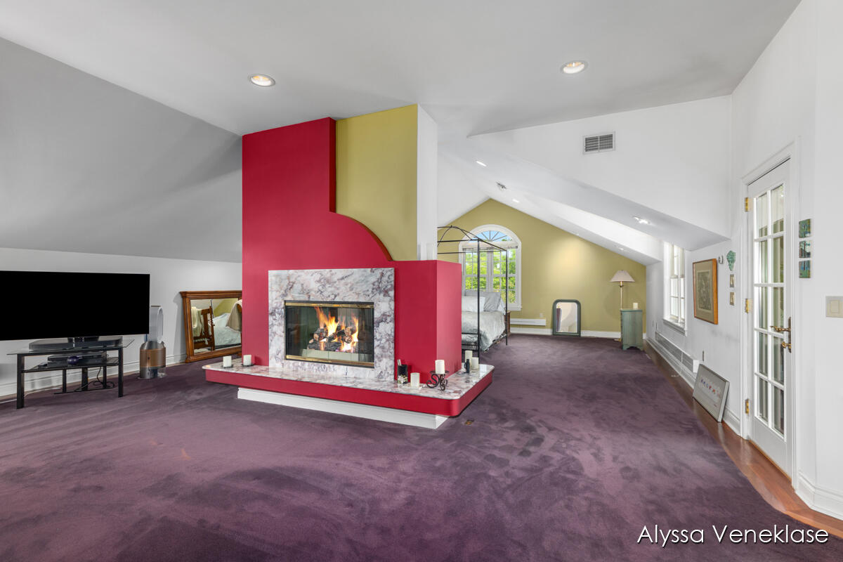 404 N Shore Drive Property Photo 27
