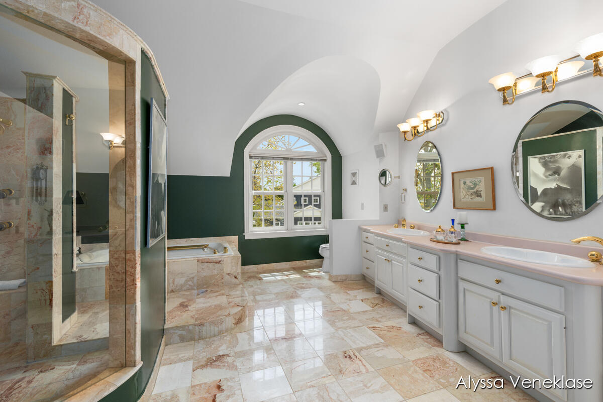 404 N Shore Drive Property Photo 32