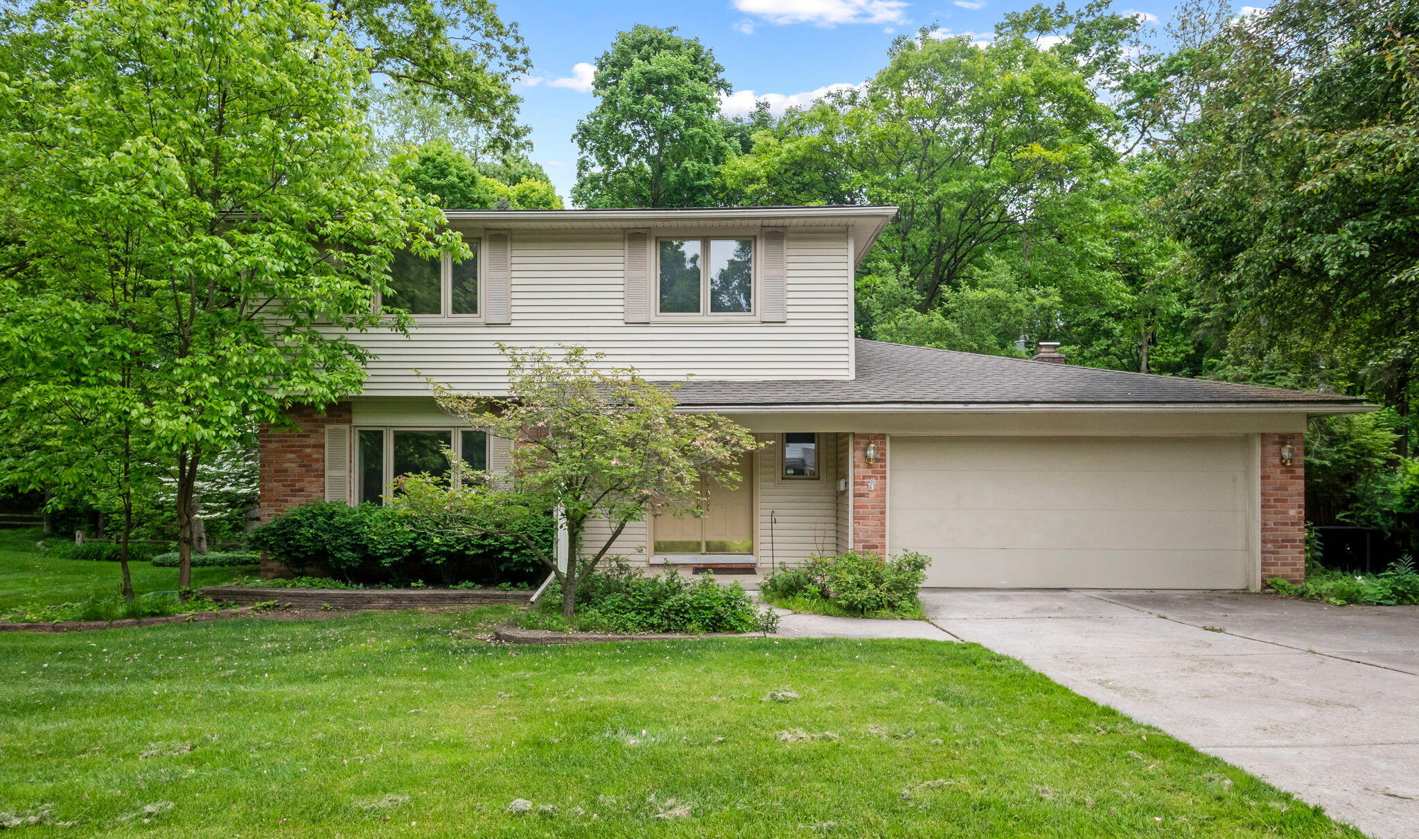 1068 Grace Court Property Photo 1