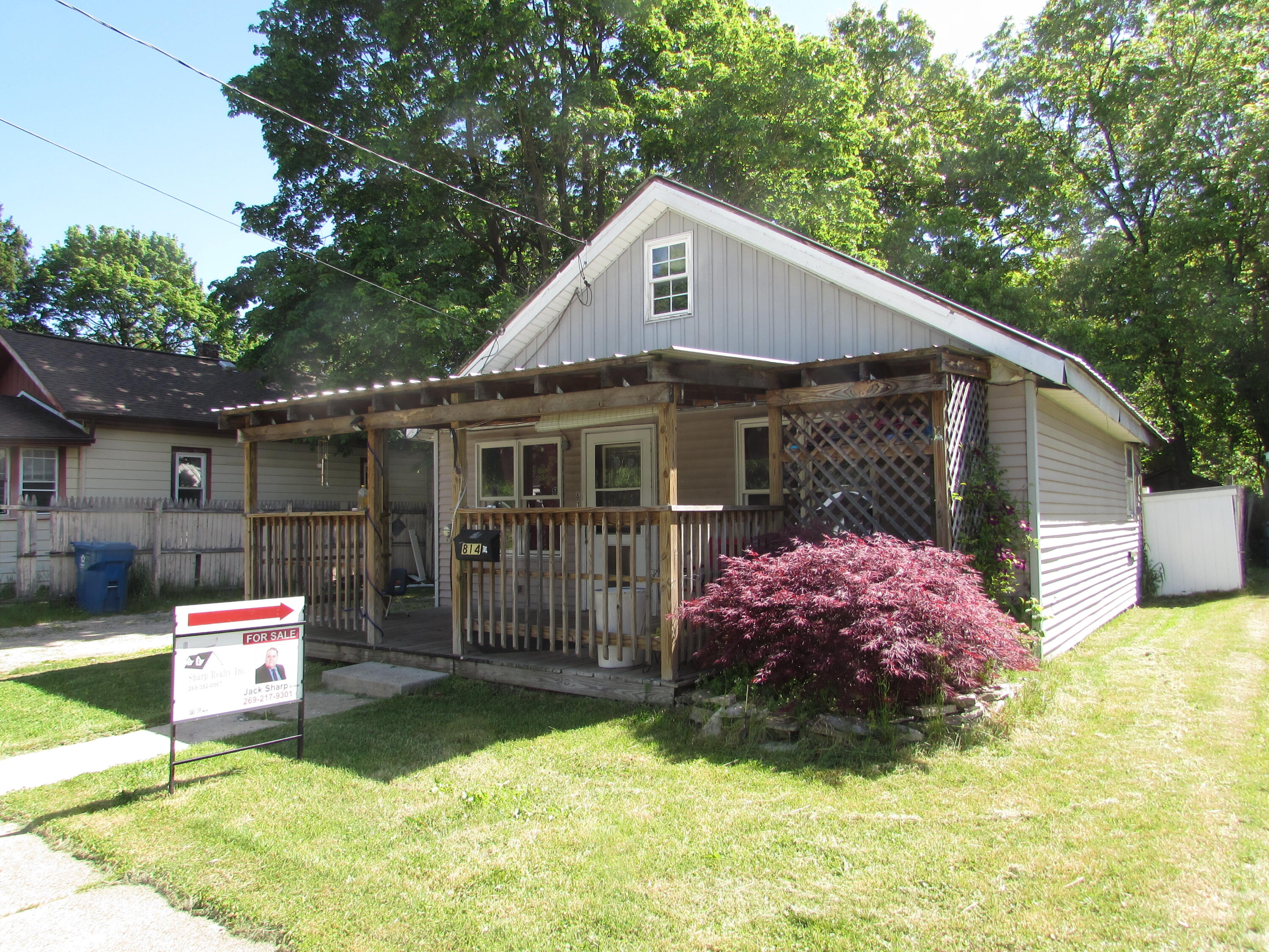 814 Ira Avenue Property Photo 5