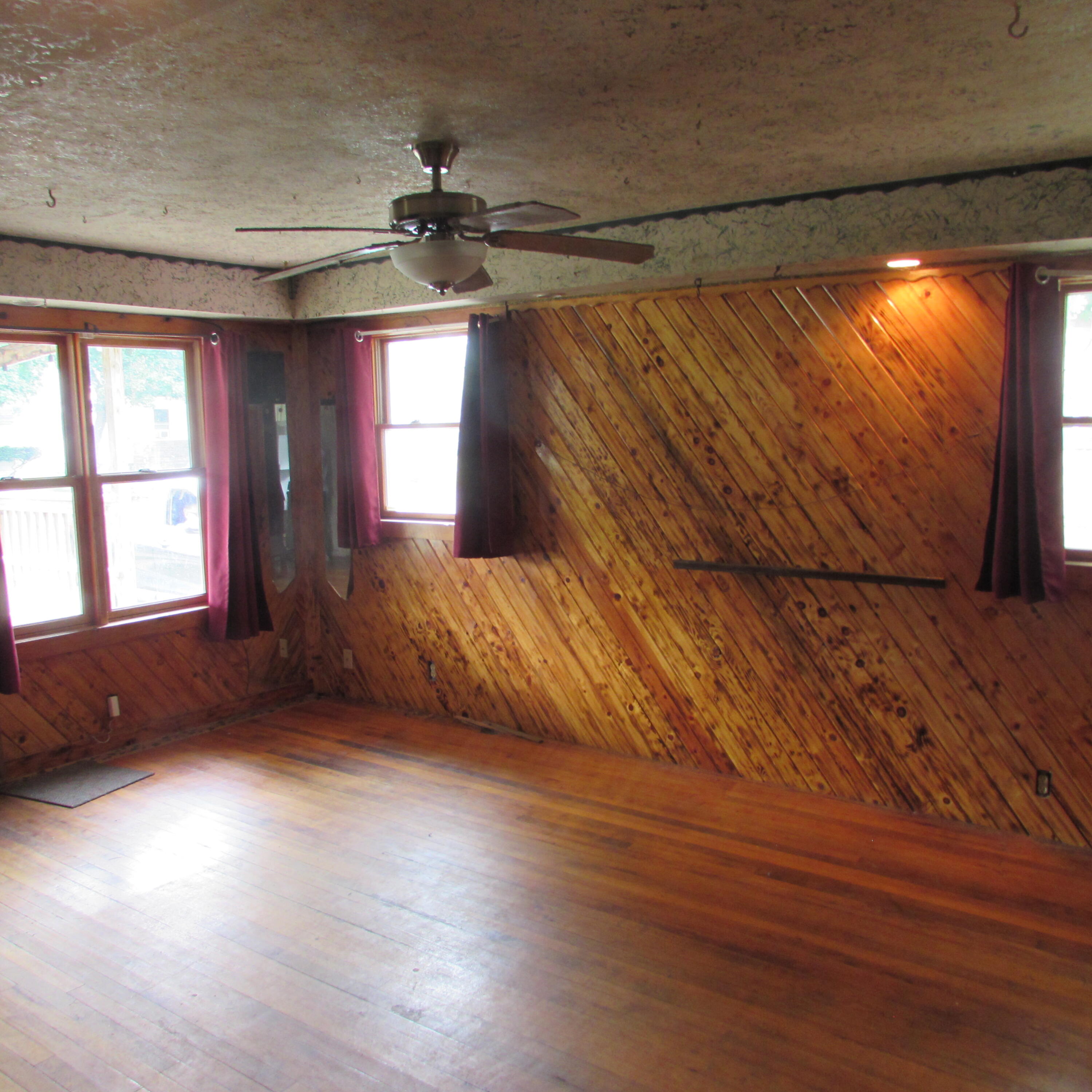 814 Ira Avenue Property Photo 7