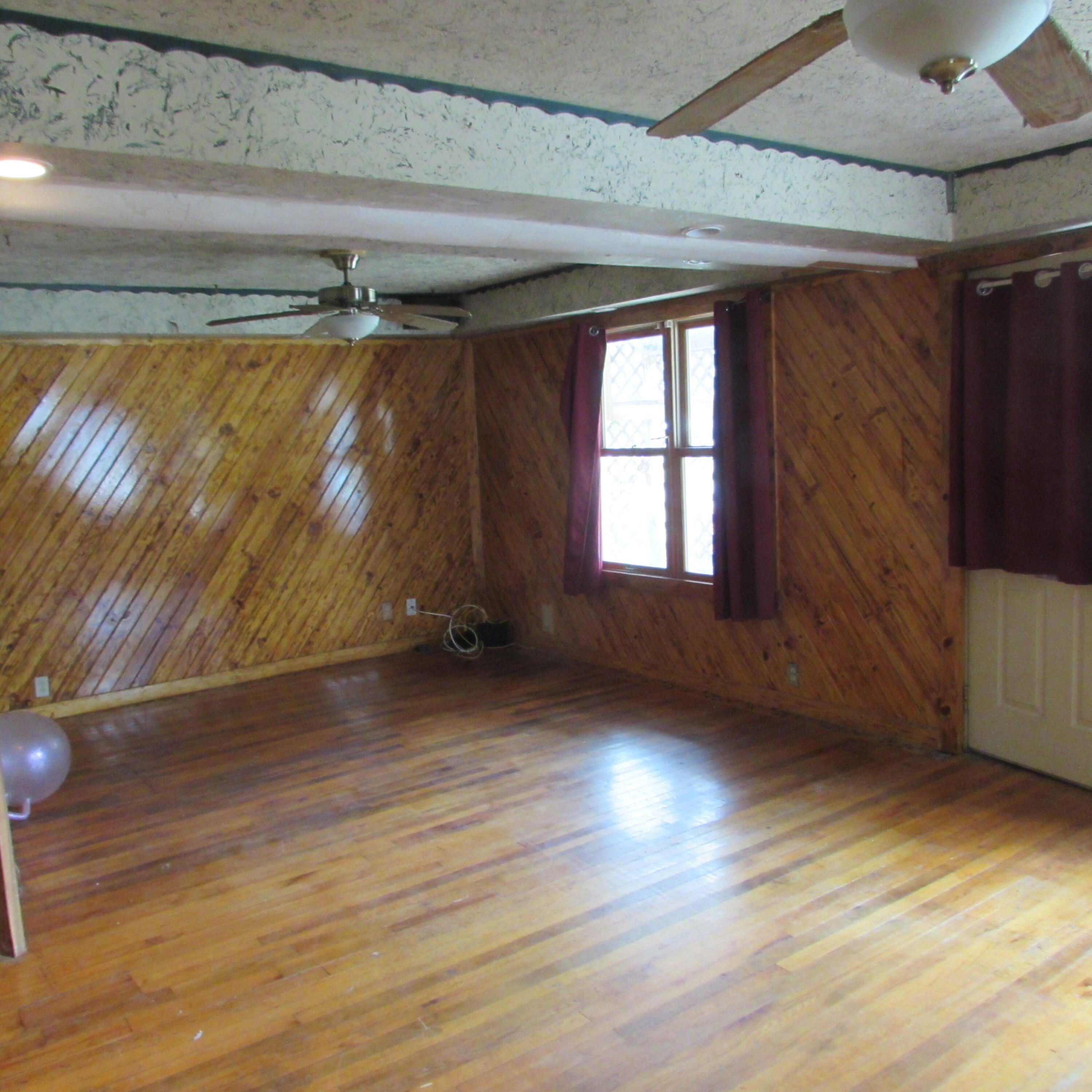 814 Ira Avenue Property Photo 8
