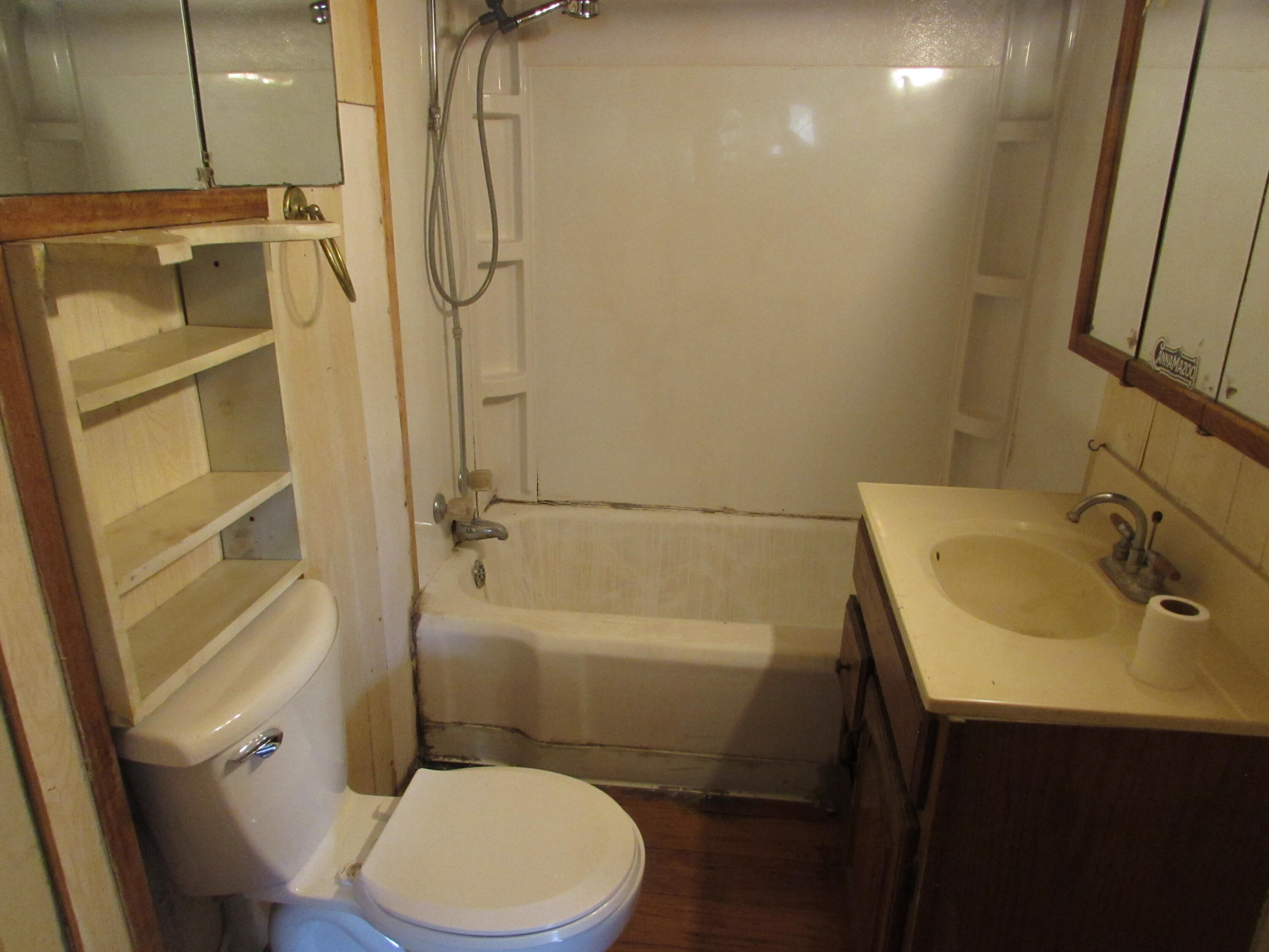 814 Ira Avenue Property Photo 15