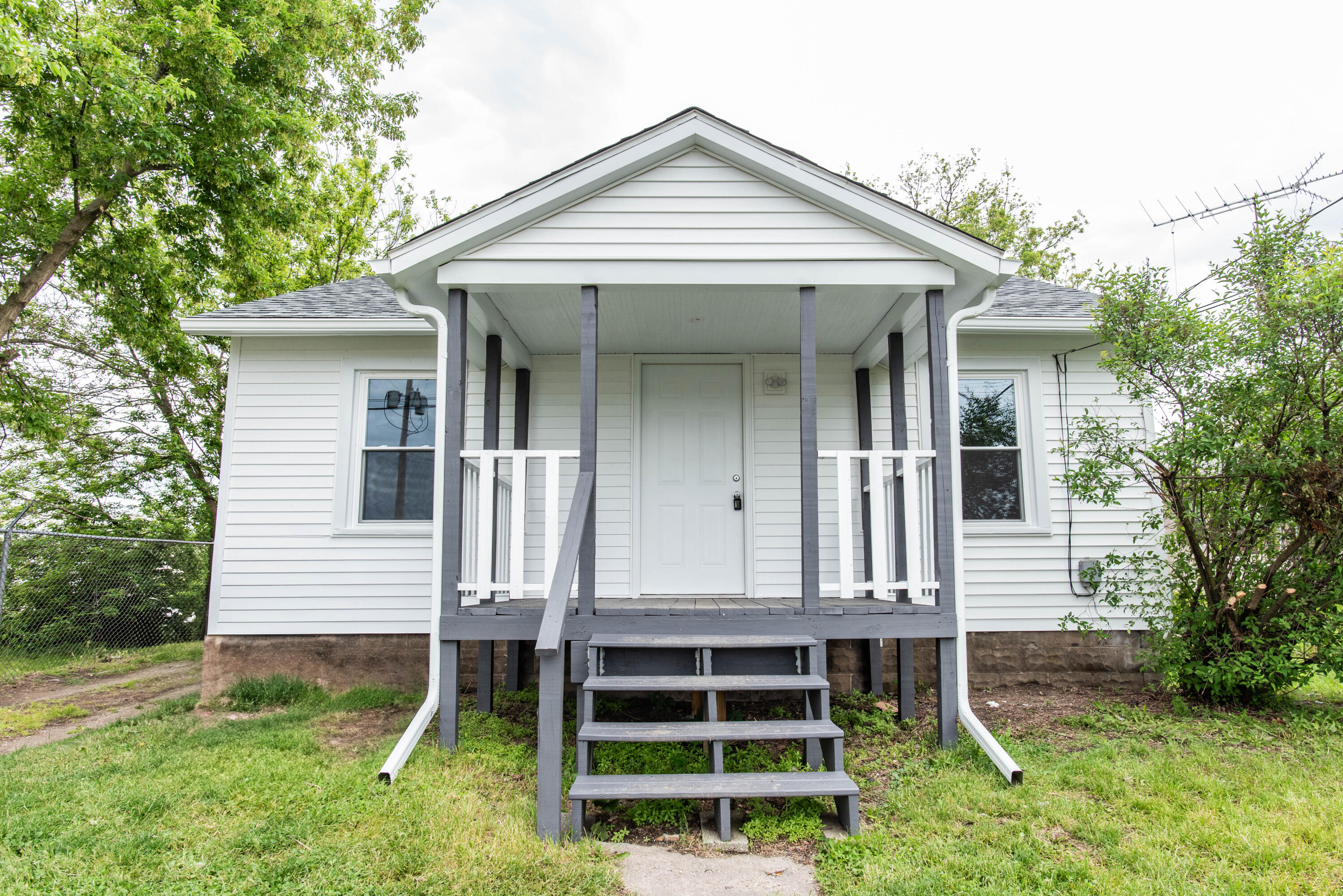 1226 Shakespeare Avenue Property Photo 1