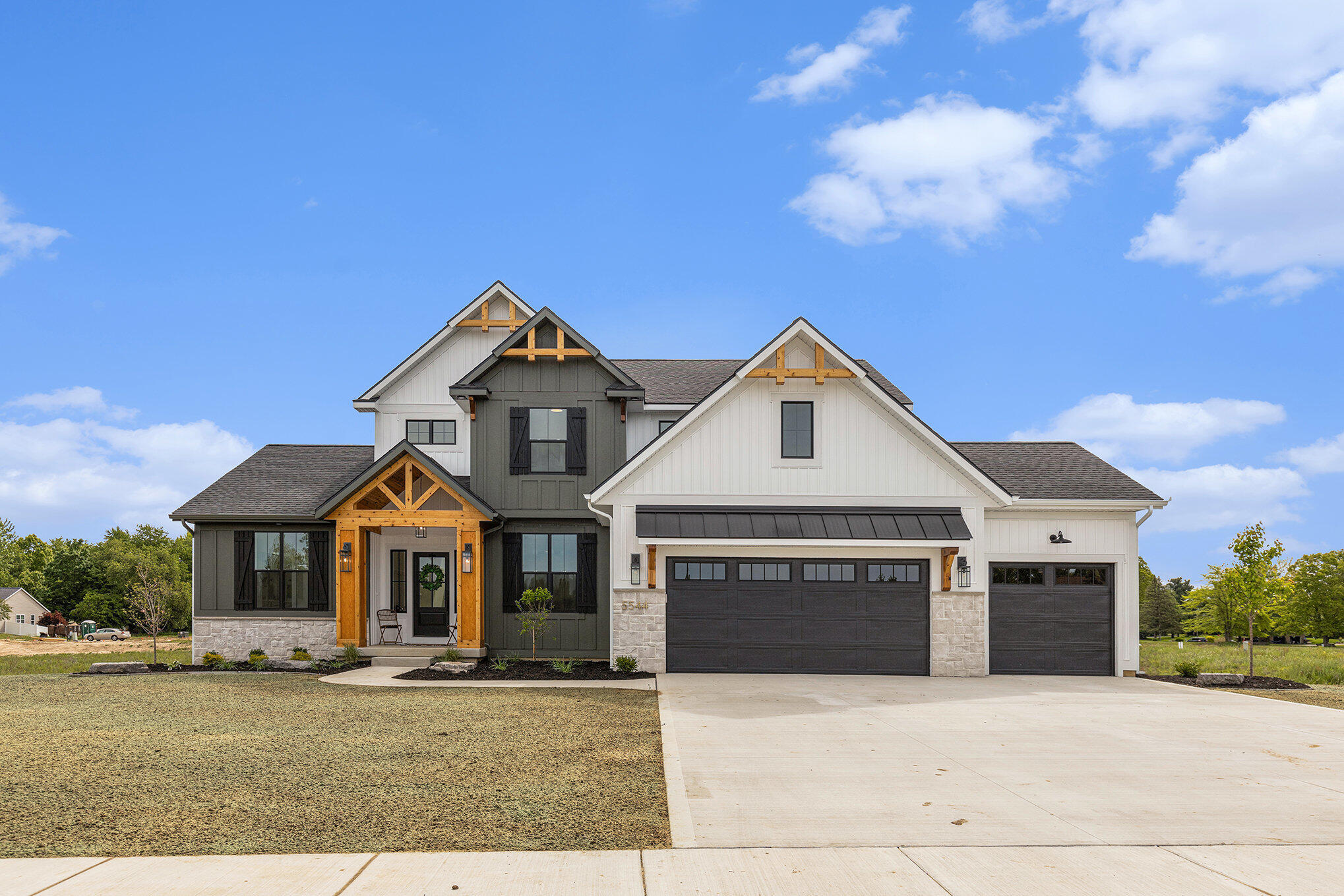 5544 Kingsfield Drive Property Photo 1