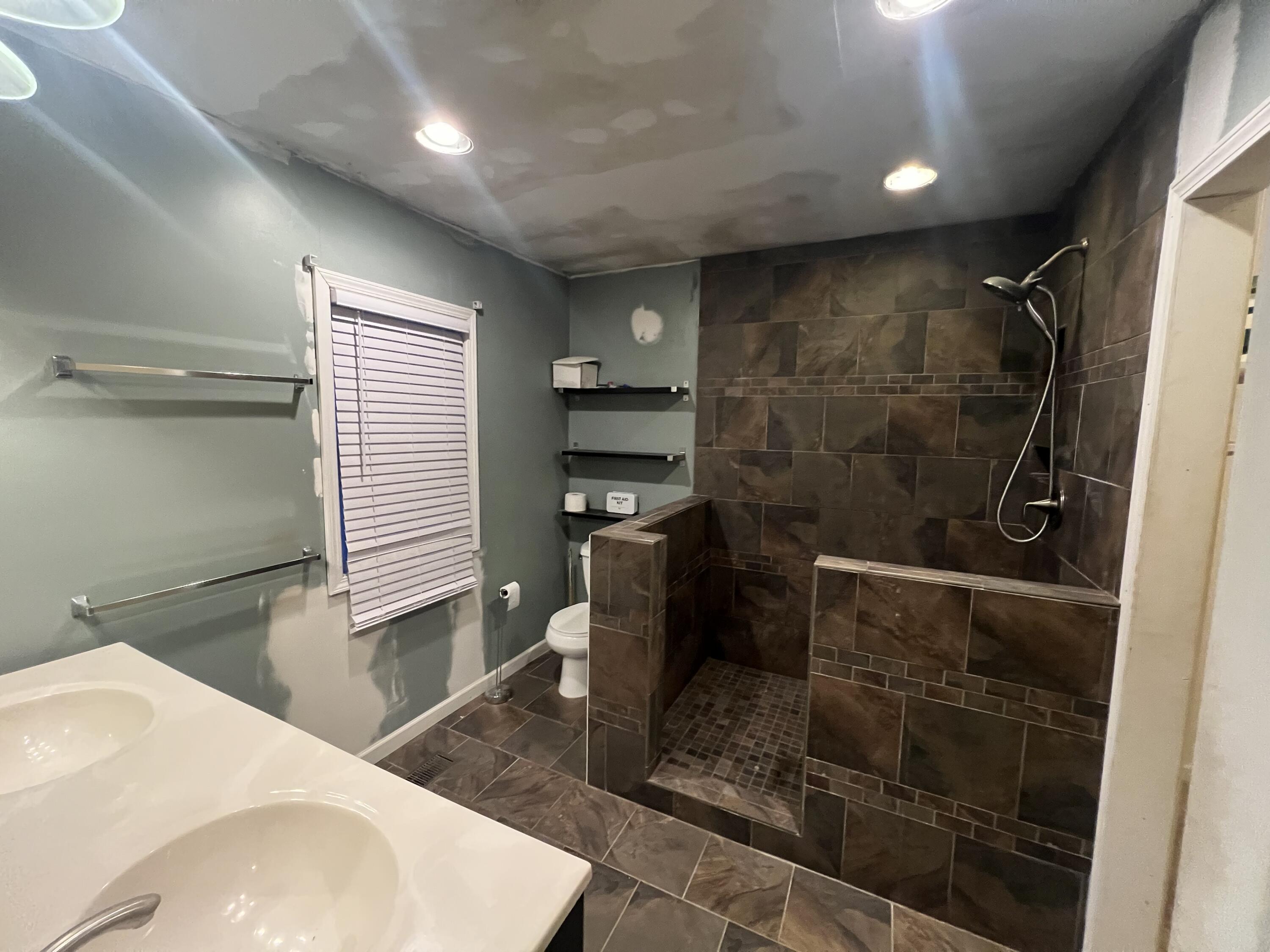 2107 Jackson Avenue Property Photo 5
