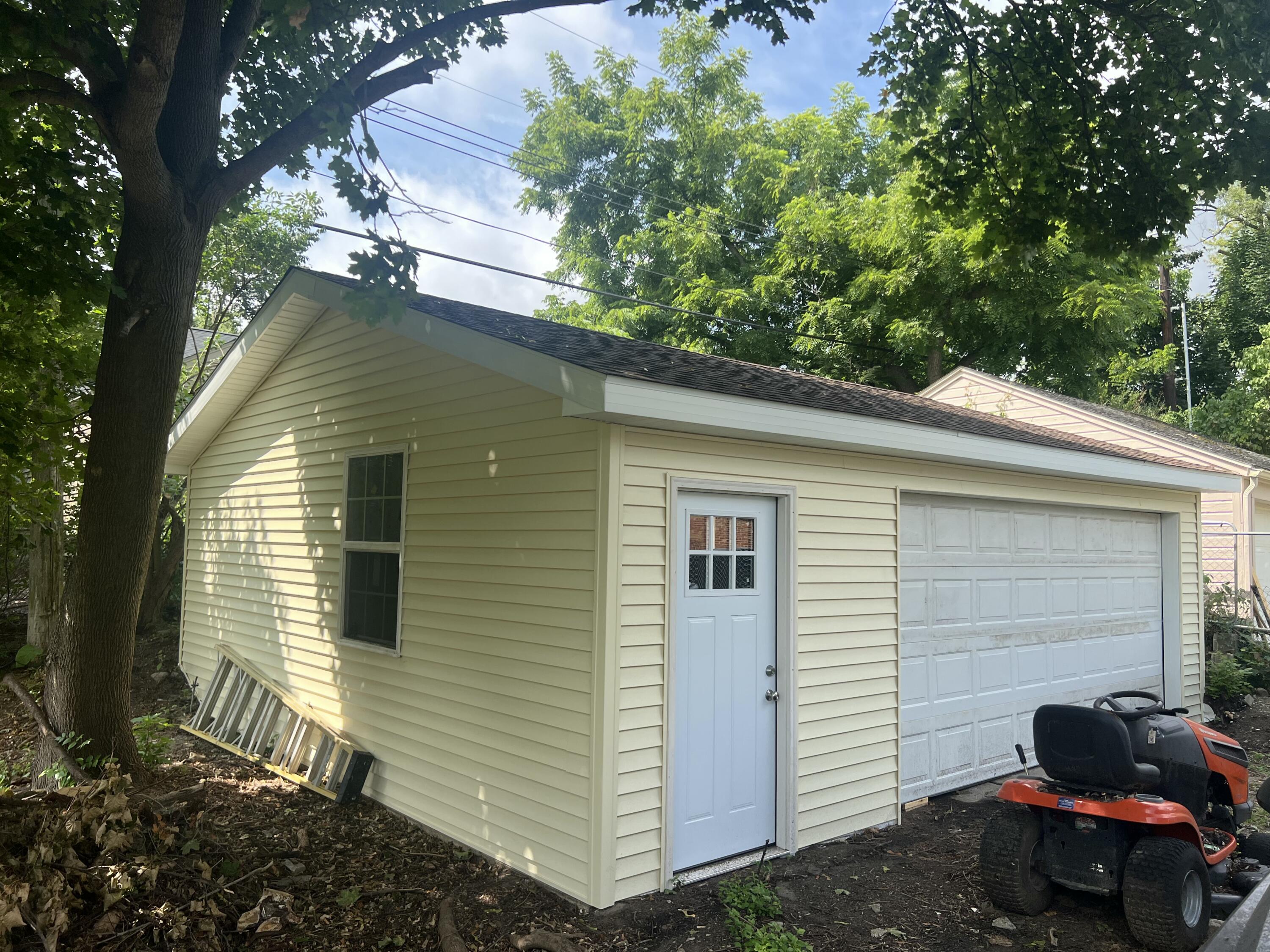 2107 Jackson Avenue Property Photo 8