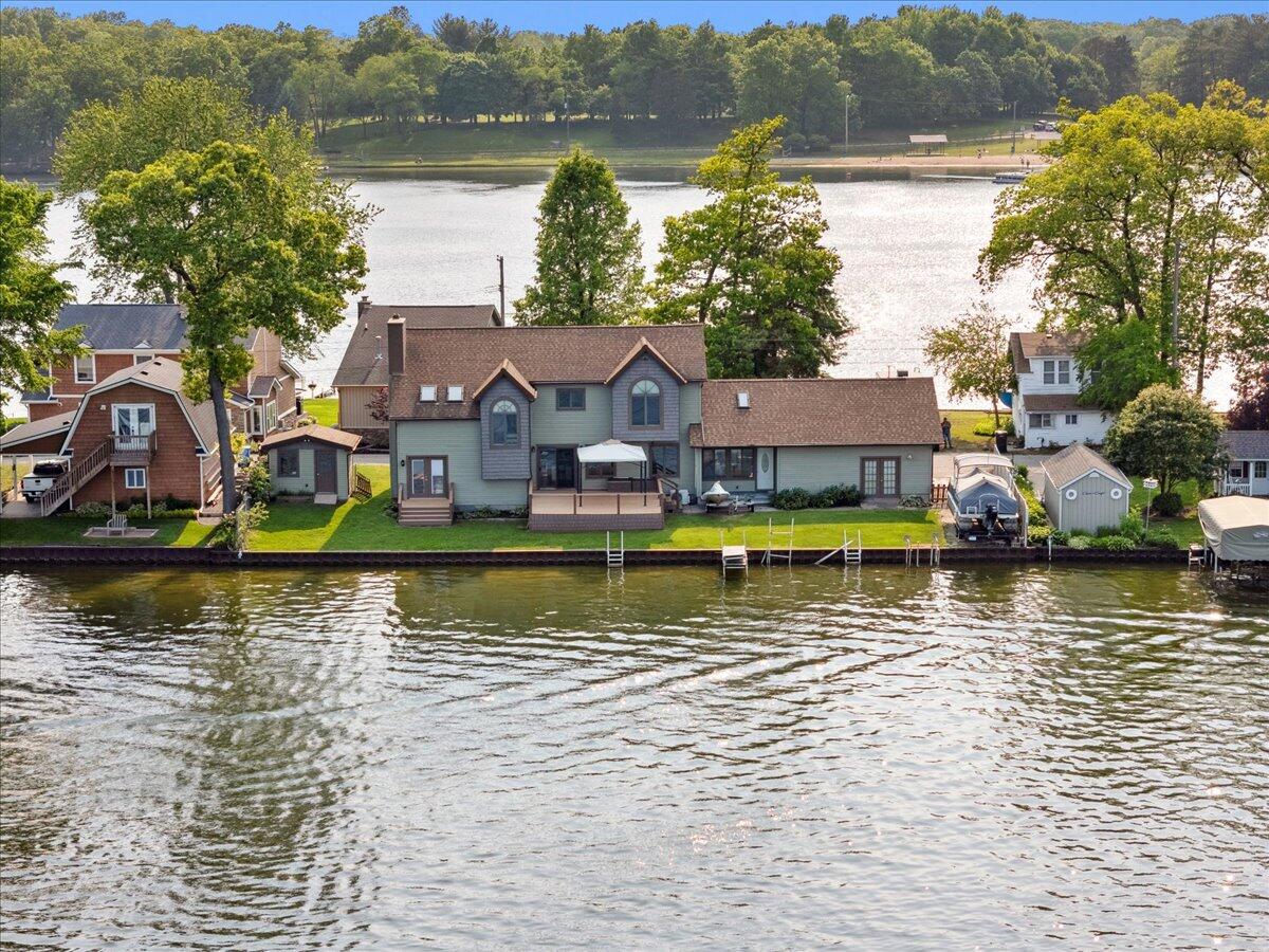 1176 Lakeside Drive Property Photo 1