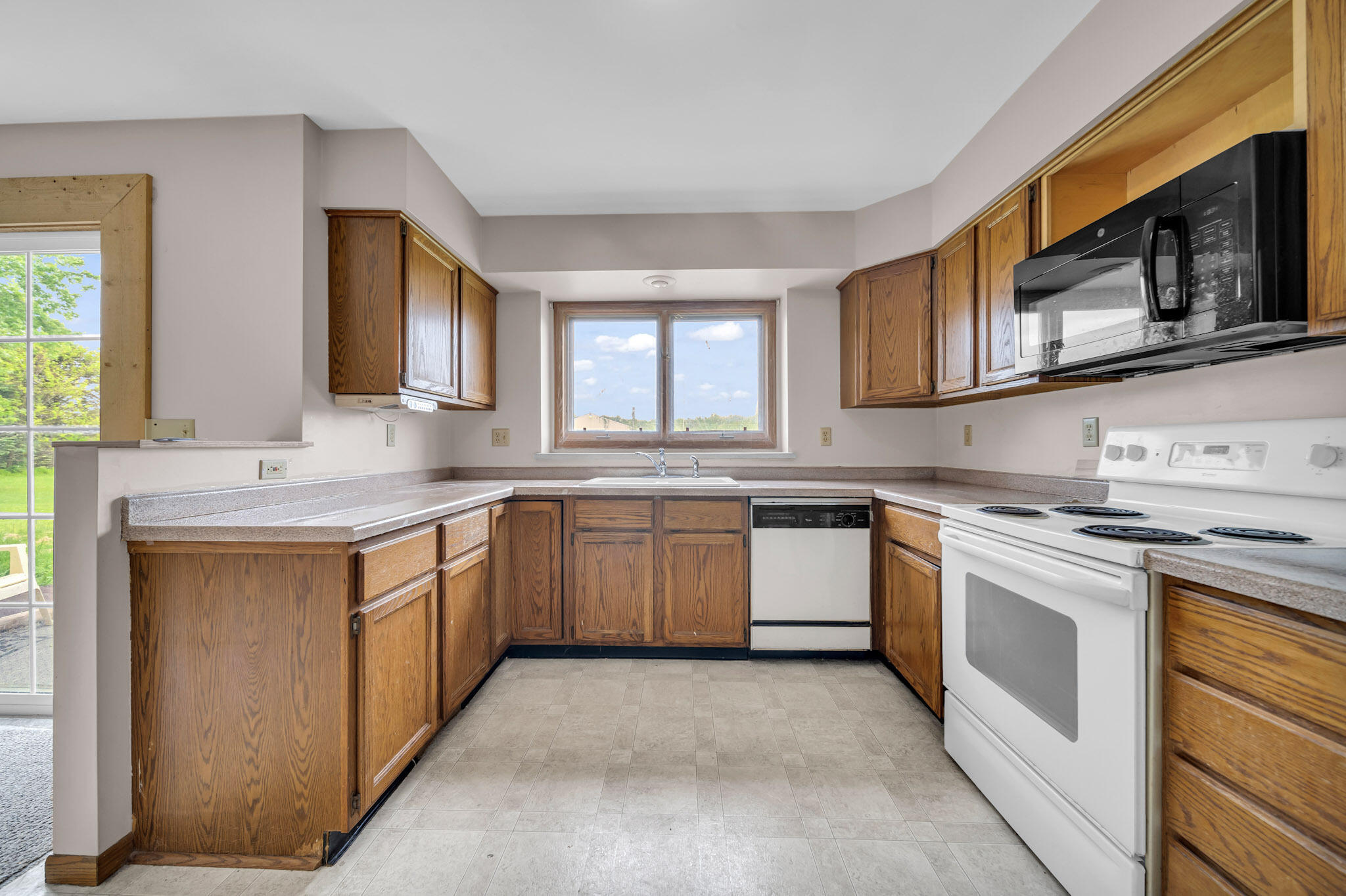 2045 E Baldwin Road Property Photo 4