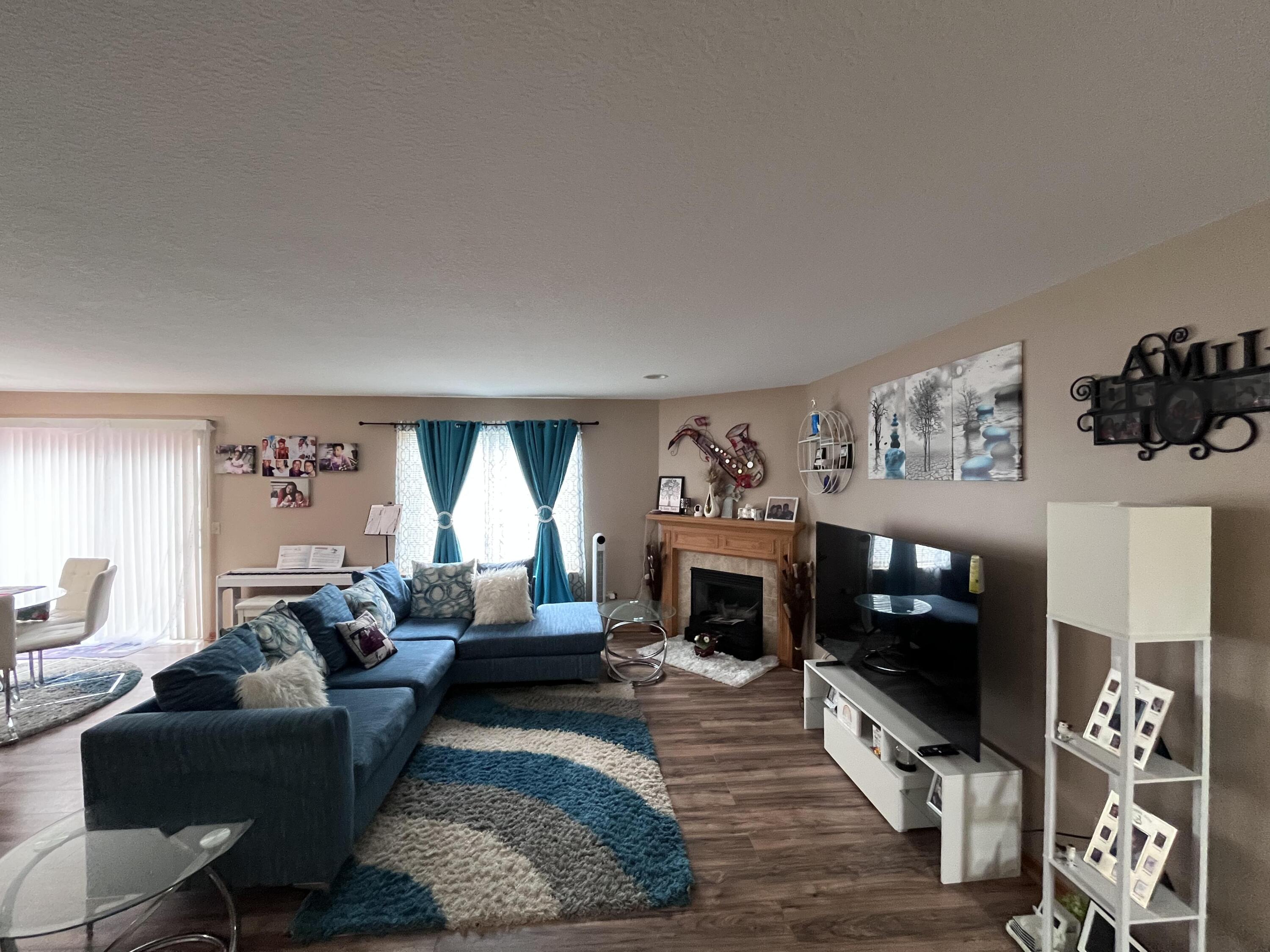 1637 Chippewa Way Property Photo 4