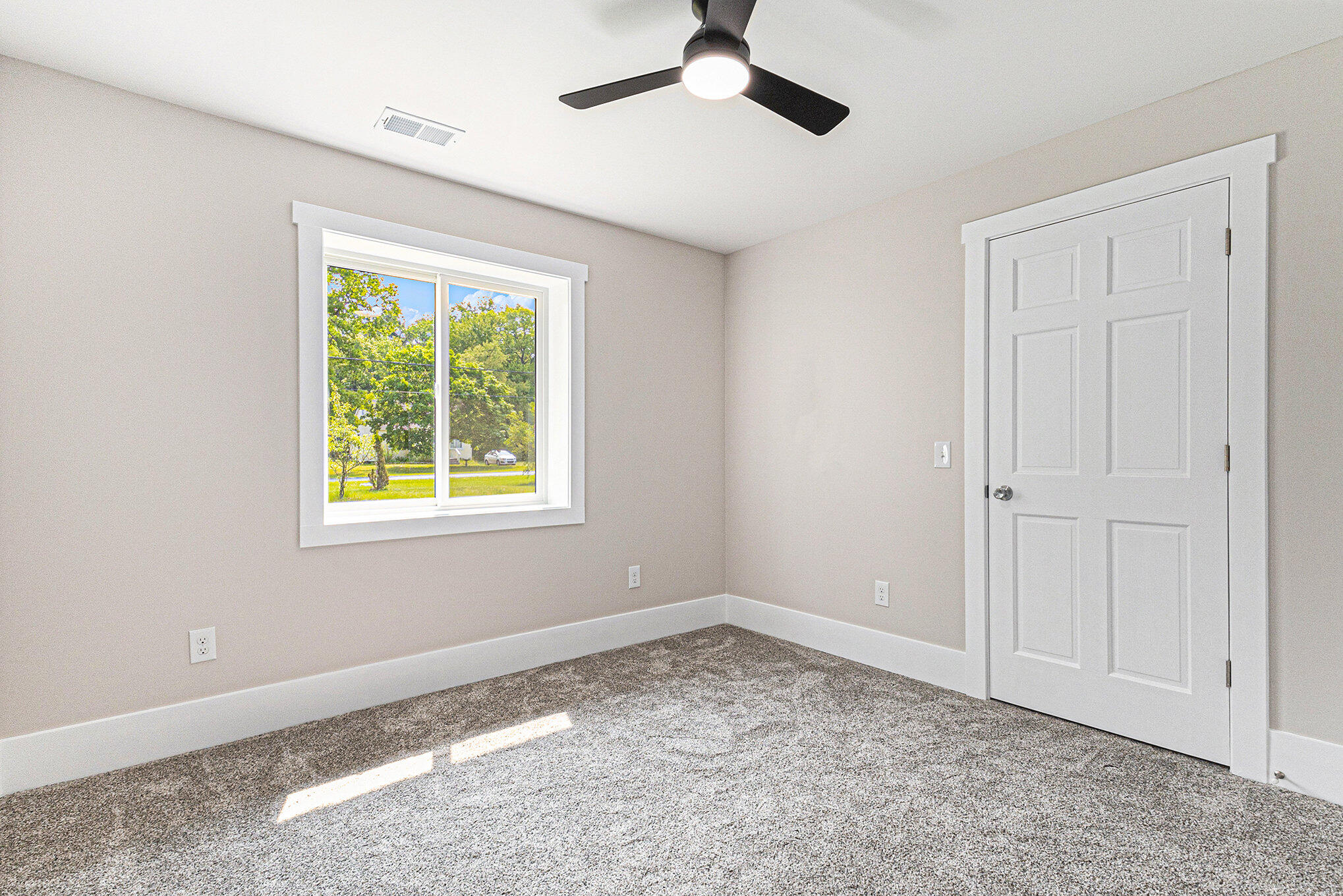 2051 Russell Road Property Photo 14