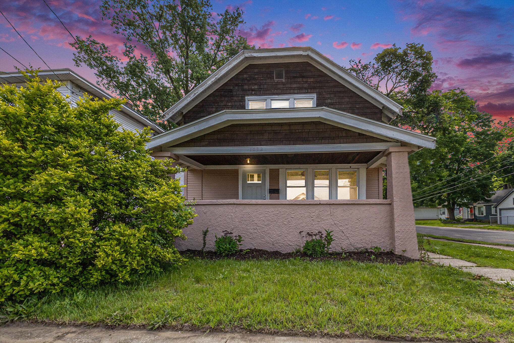 1032 Lafayette Avenue Ne Property Photo 1