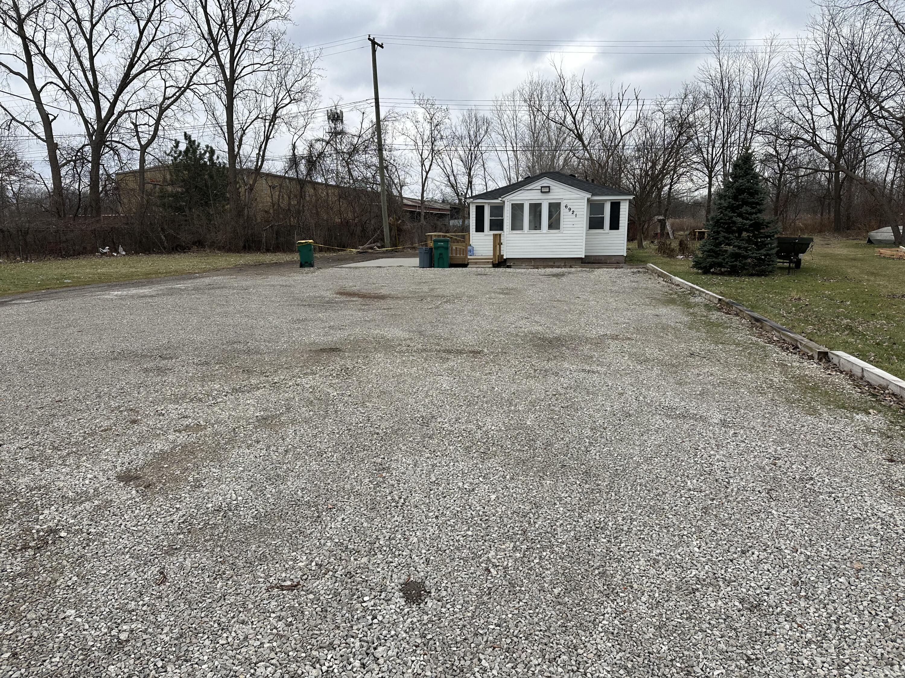 6921 Middlebelt Road Property Photo 14
