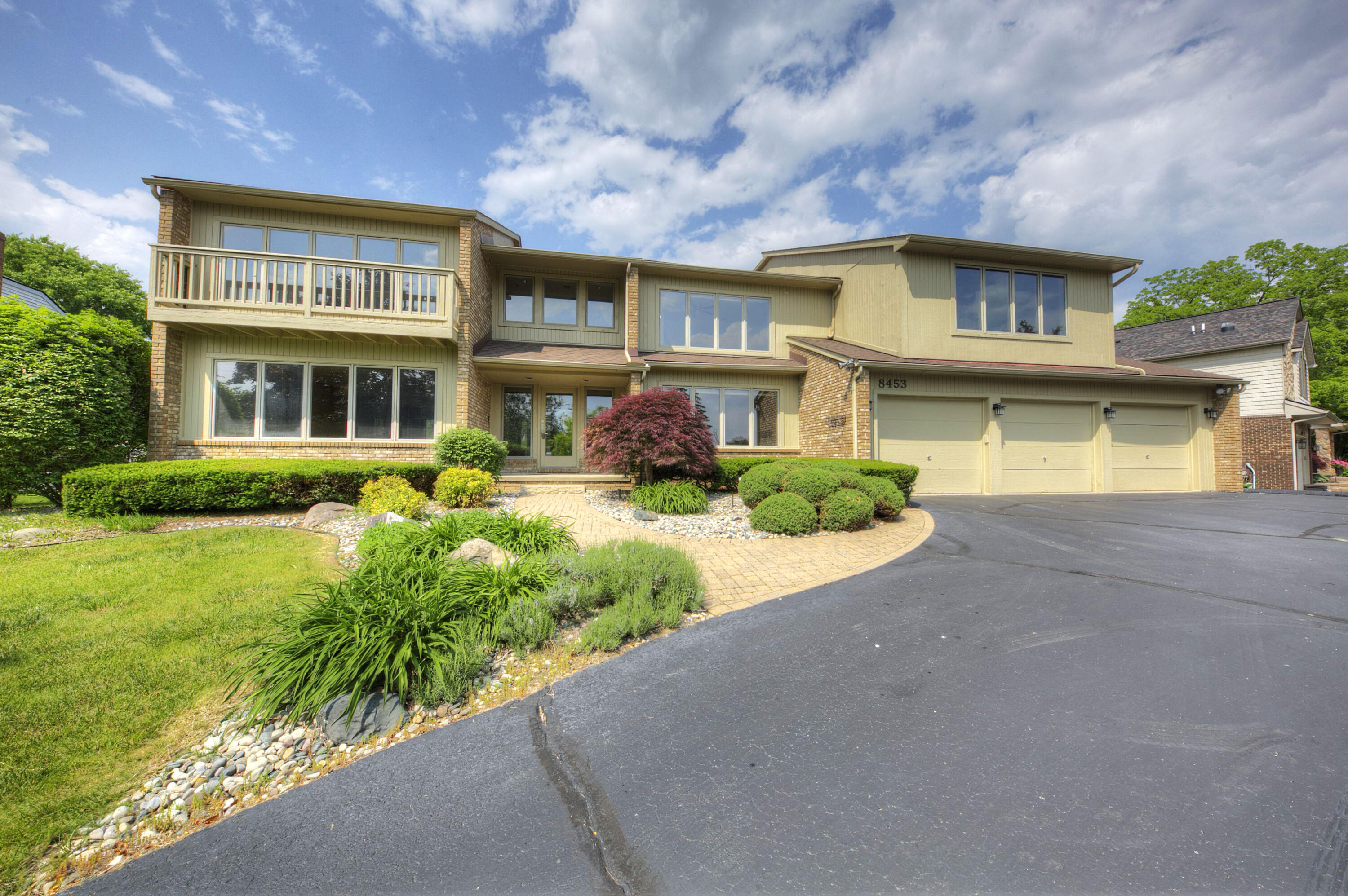 8453 Harbortowne Drive Property Photo 1