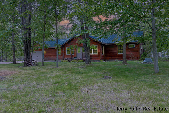 6814 Whispering Pines Drive Property Photo 1