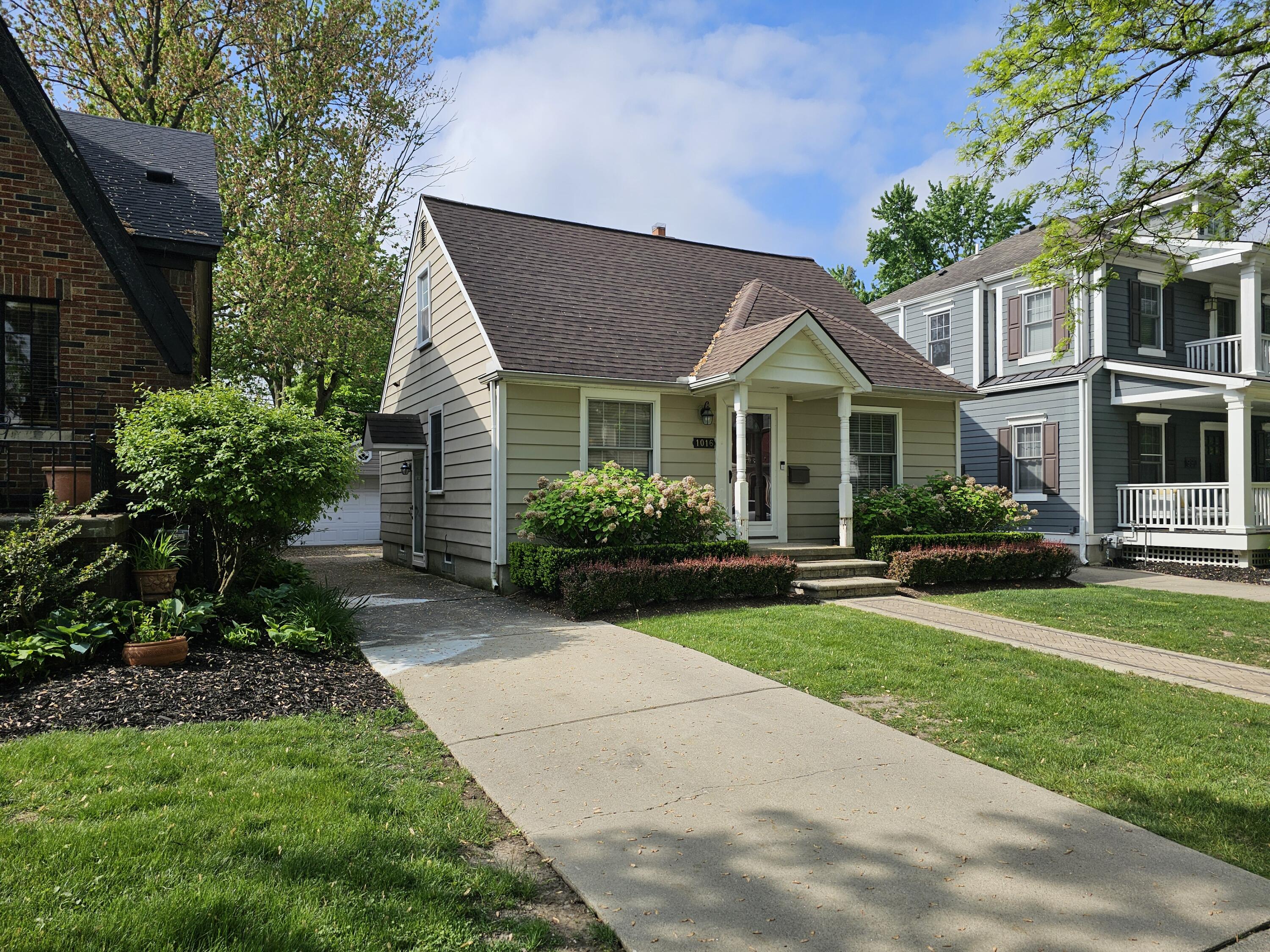 1016 Bird Avenue Property Photo 1