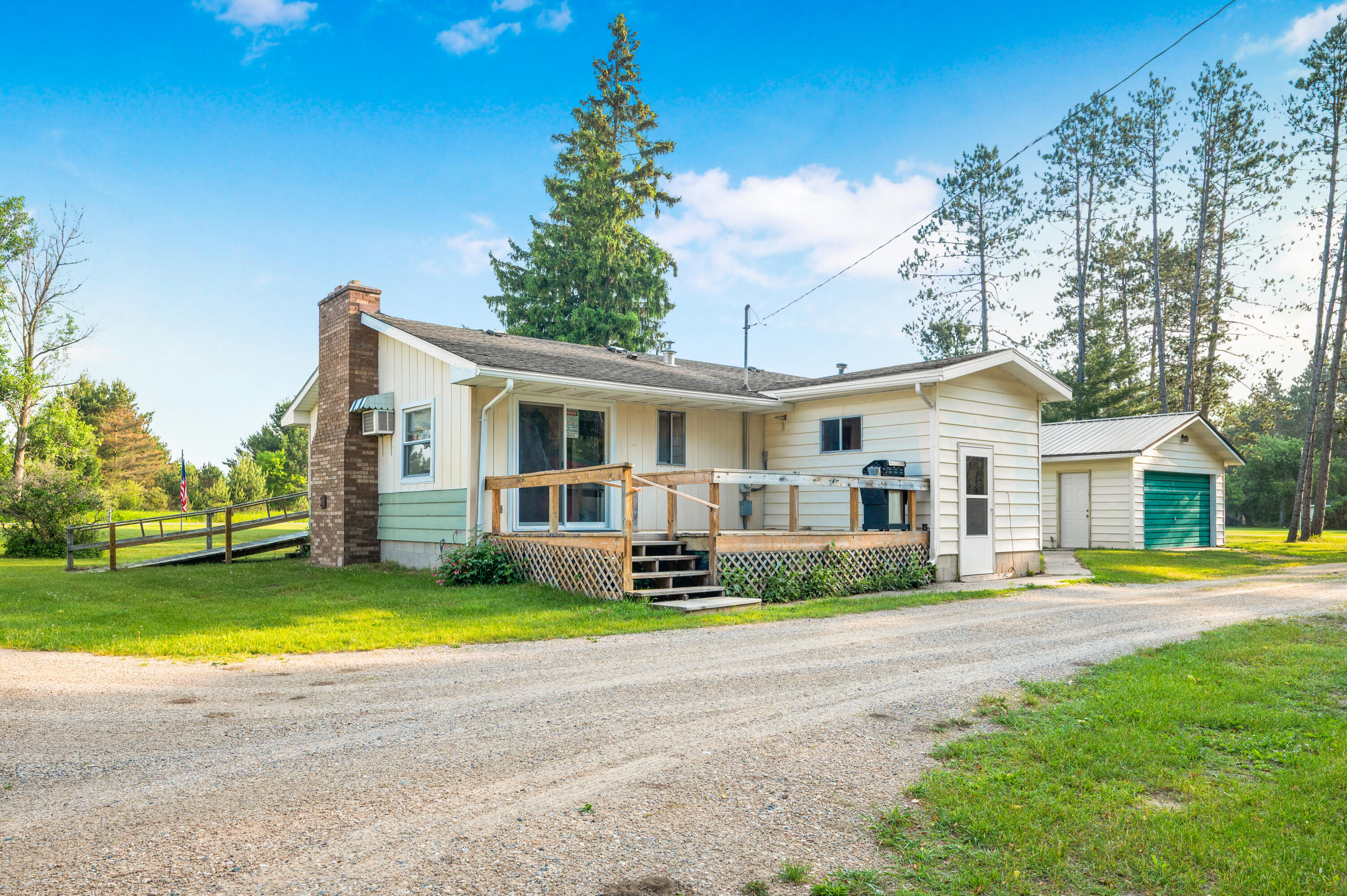7873 River Rd Property Photo 3