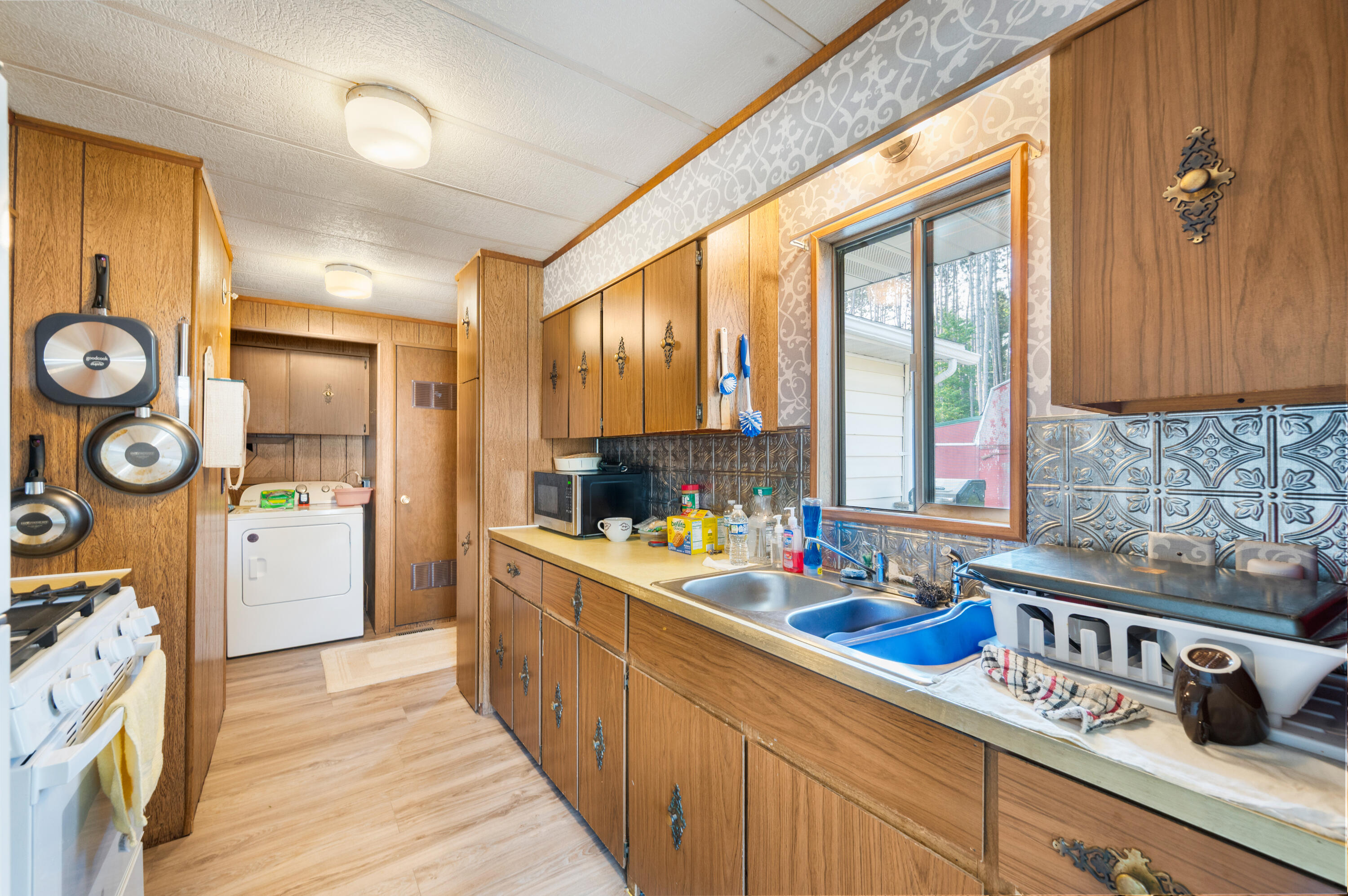 7873 River Rd Property Photo 12