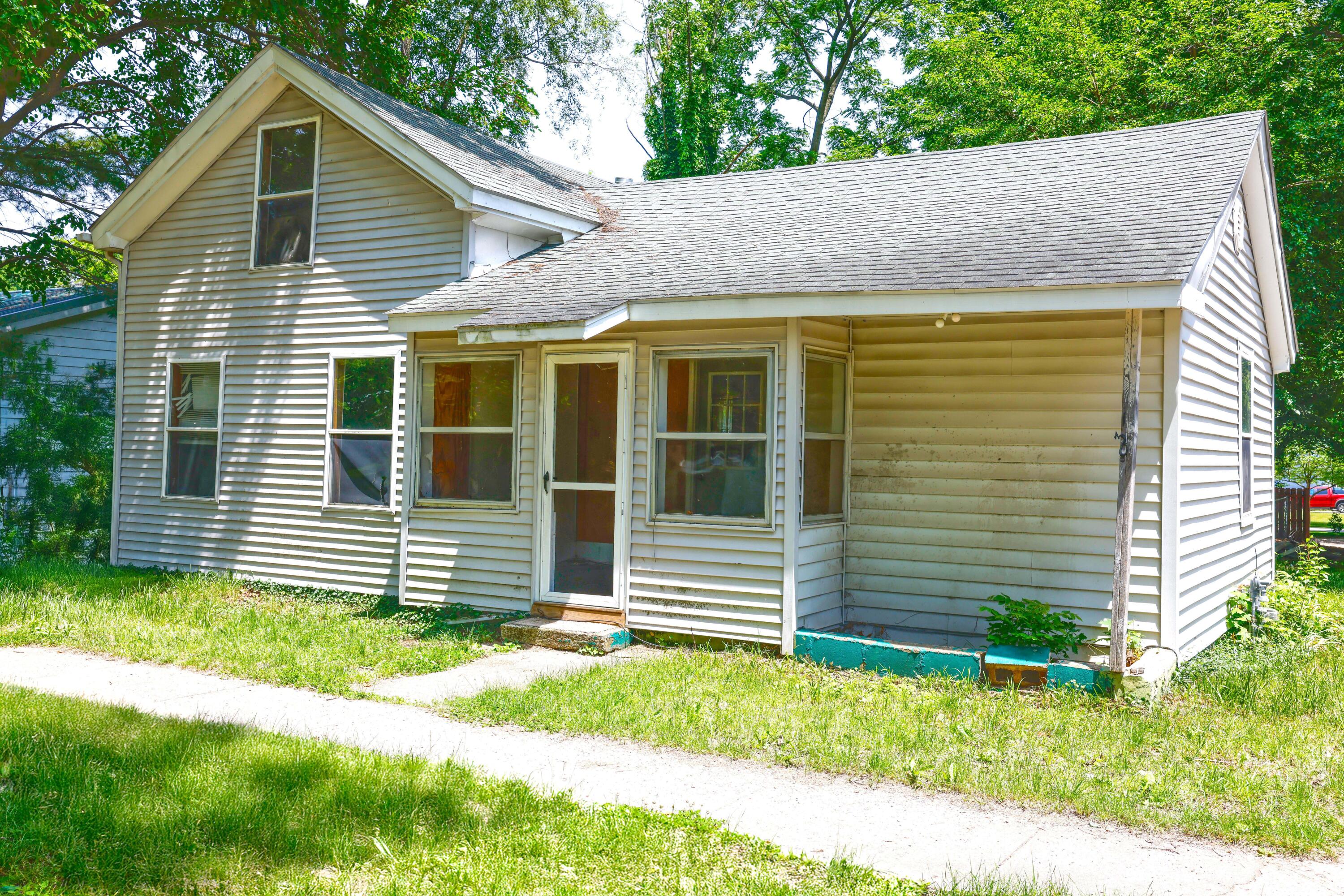 130 N 4th Street
