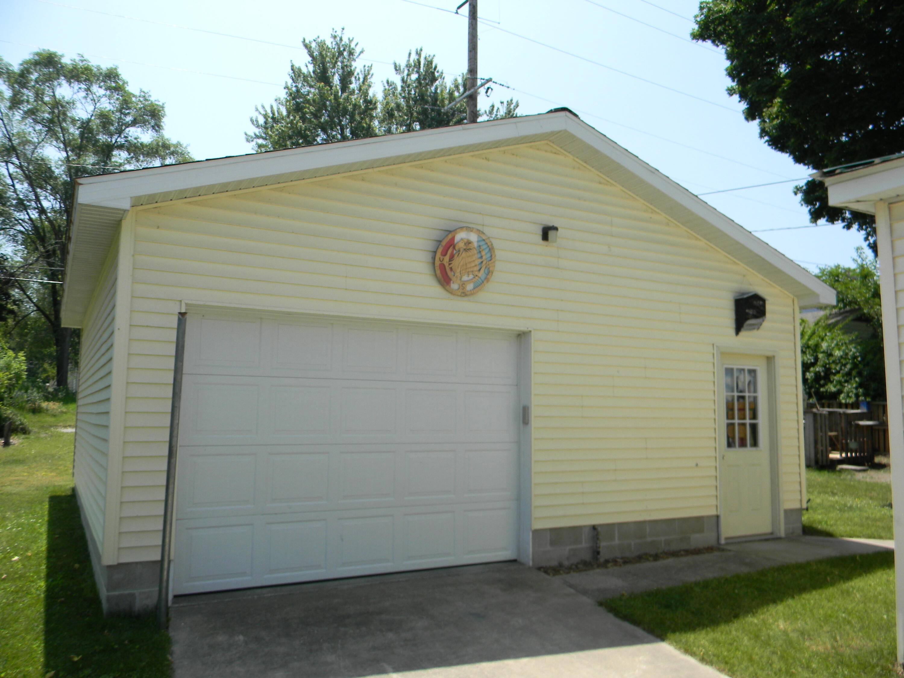 302 First Street Property Photo 26