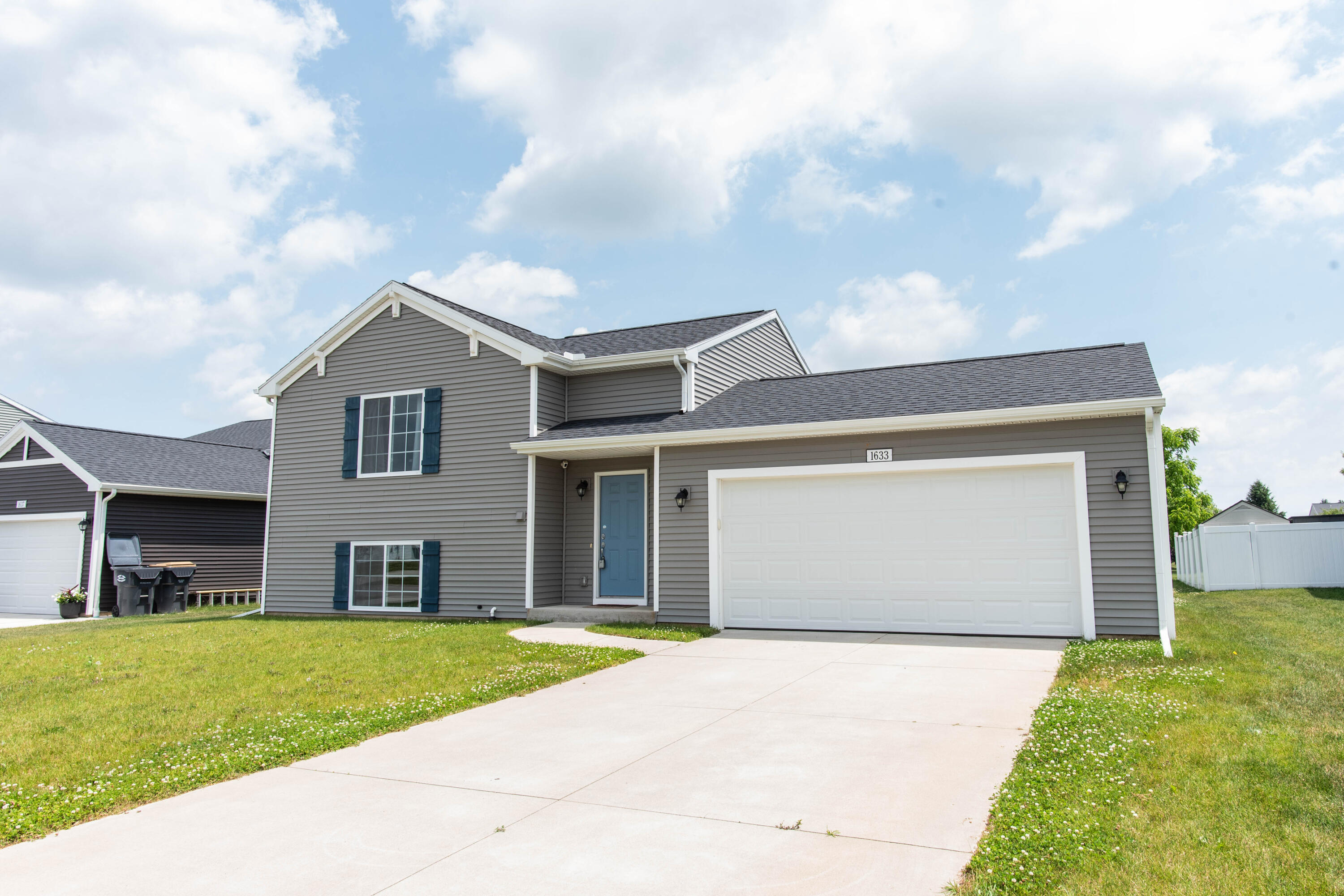 1633 Tea Pond Court Property Photo 1