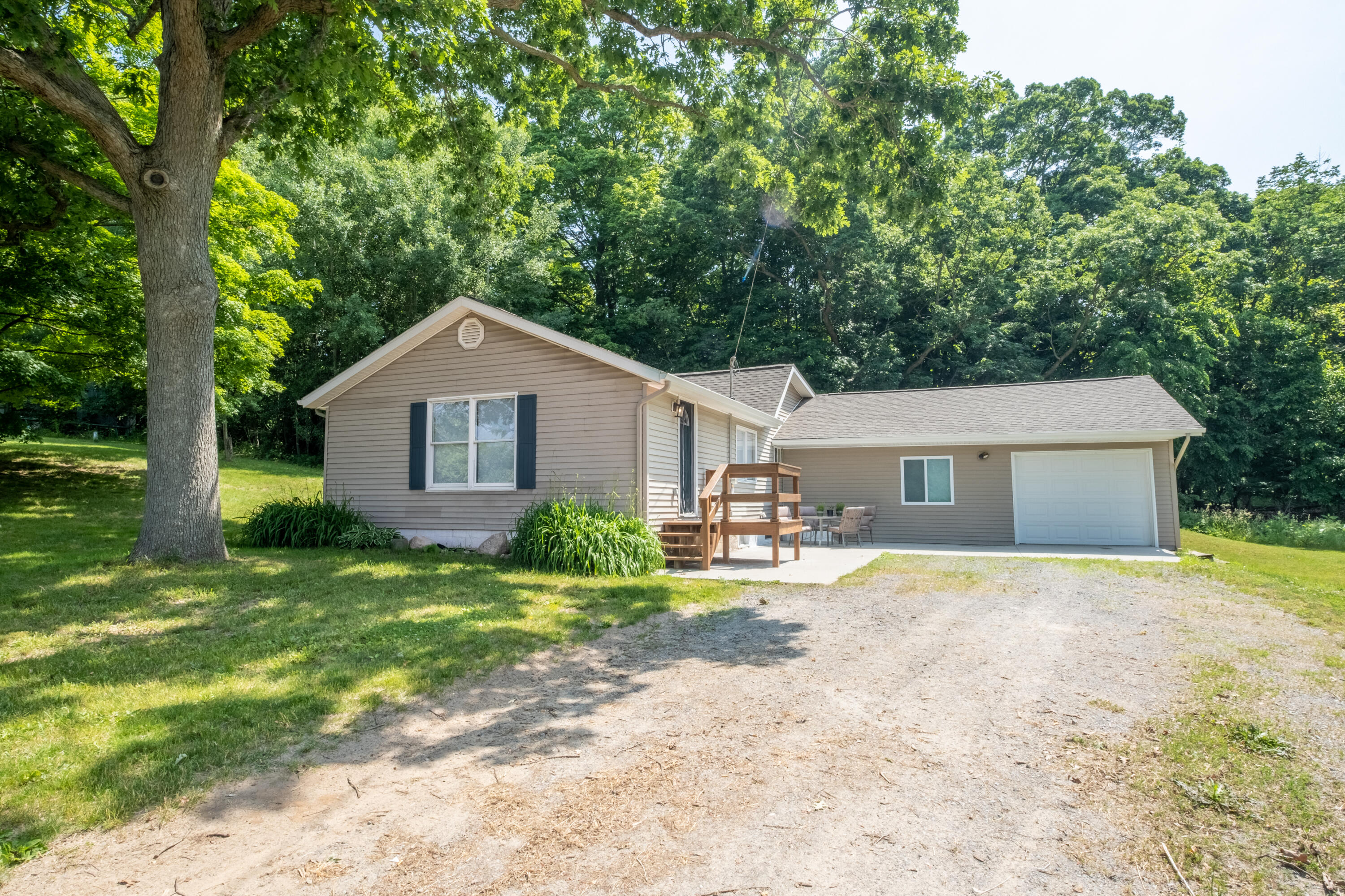 10456 Ferris Avenue Property Photo 1