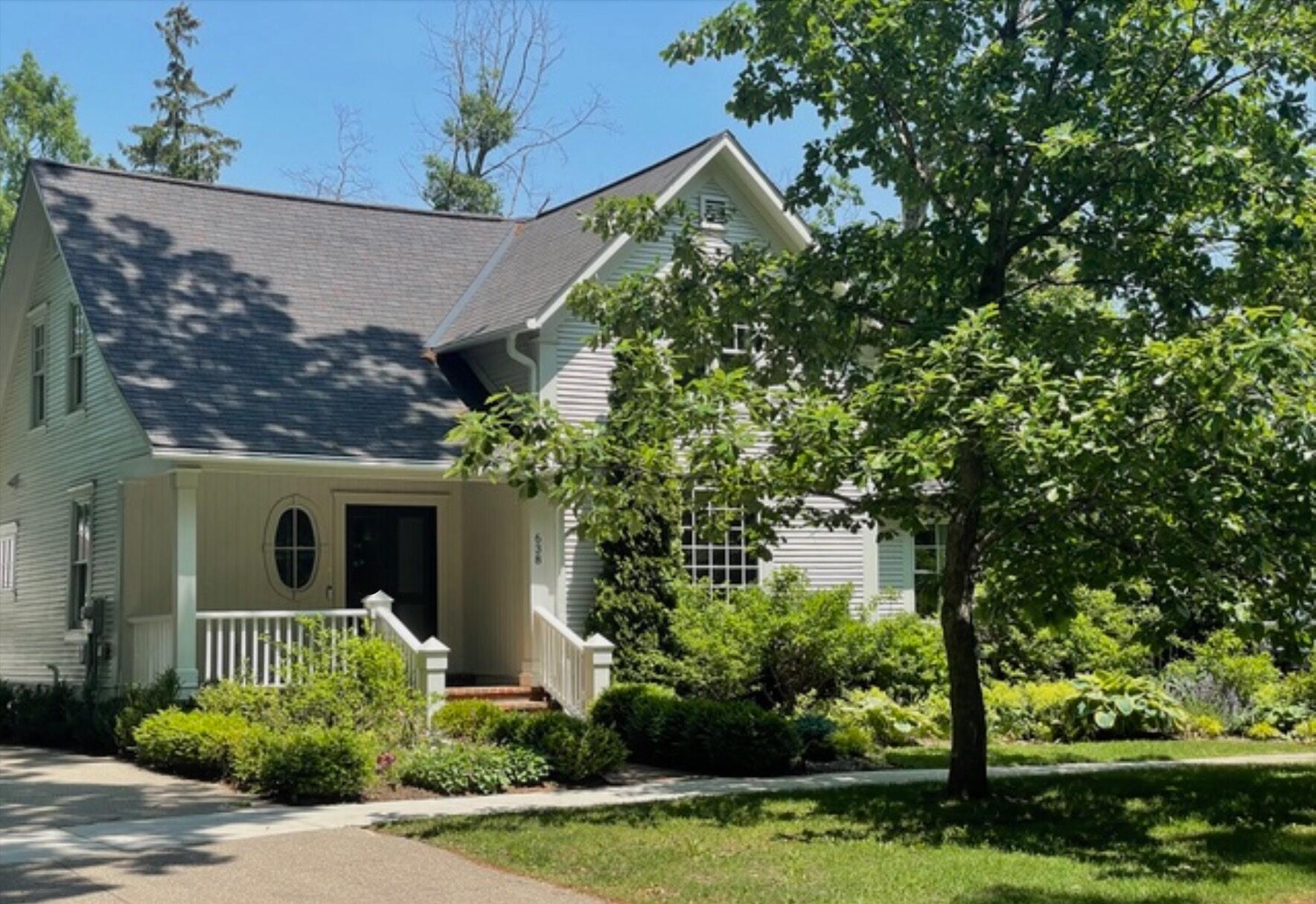 638 Allegan Street Property Photo 1